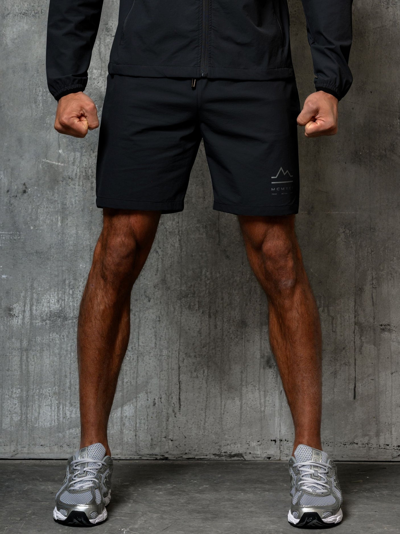 ASCENT SHORTS - BLACK