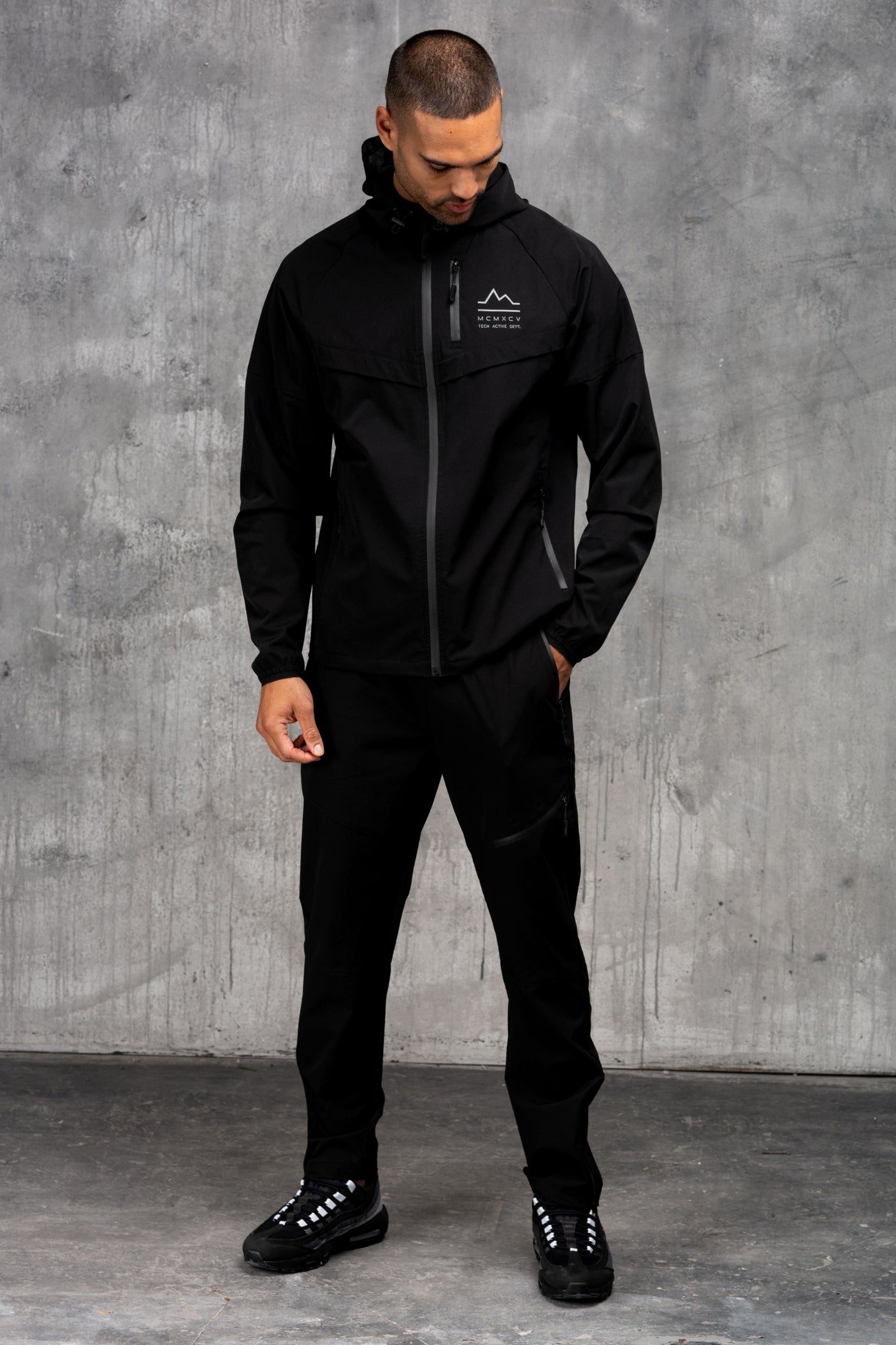 ASCENT V2 TECH JACKET - BLACK