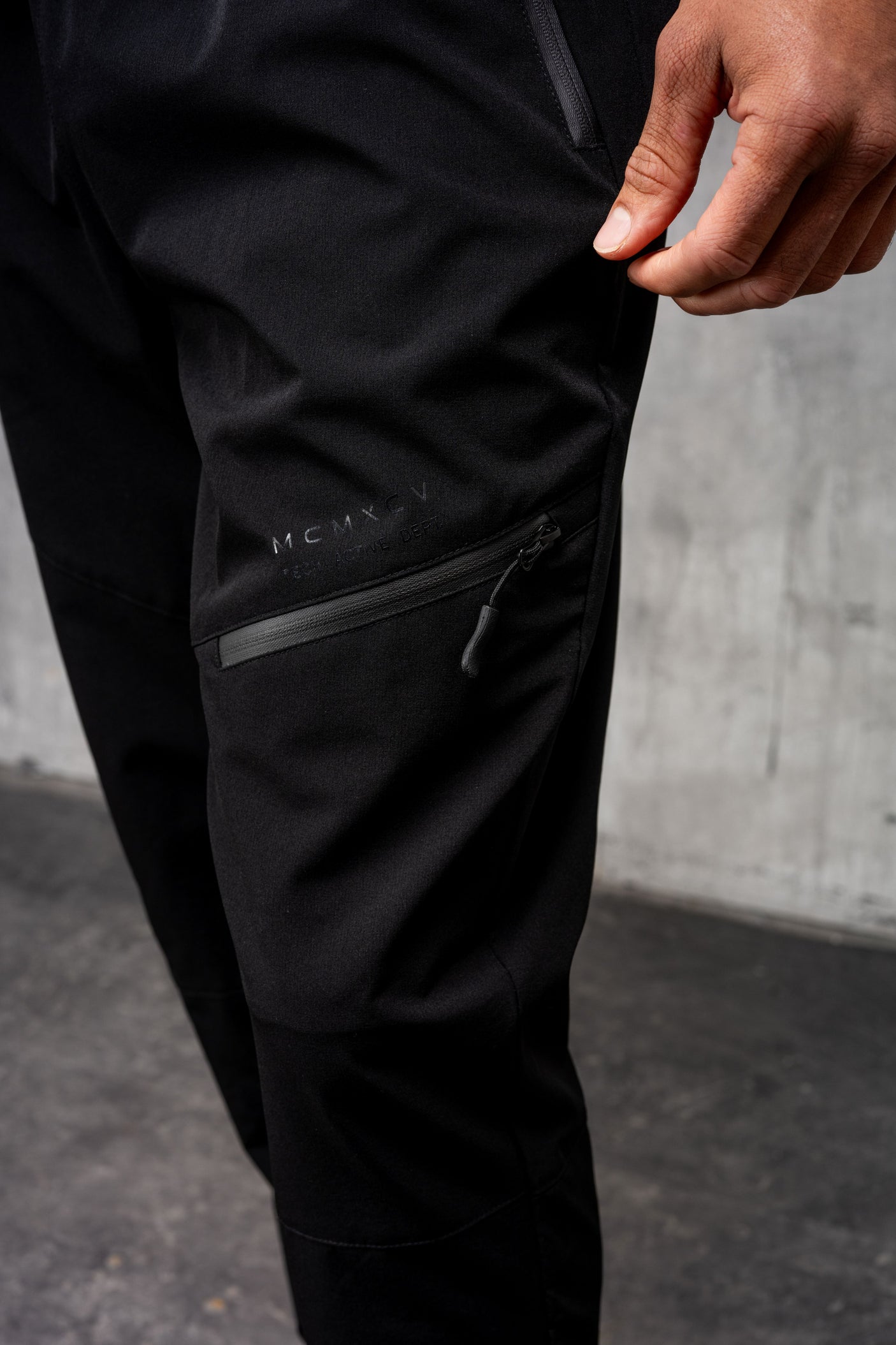 ASCENT V2 TECH PANT - BLACK/CHARC
