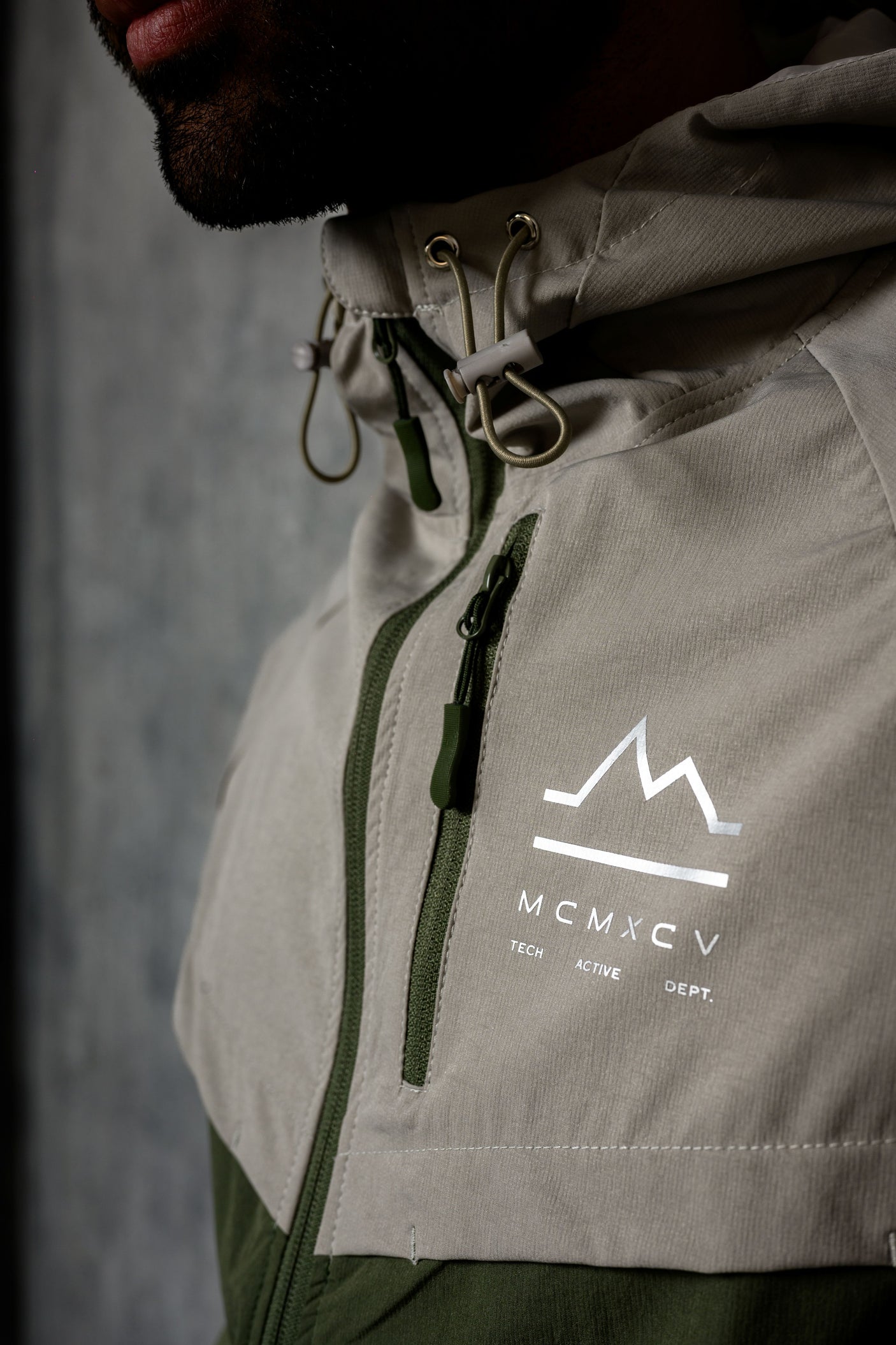 ASCENT WINDBREAKER JACKET - SAGE/STONE