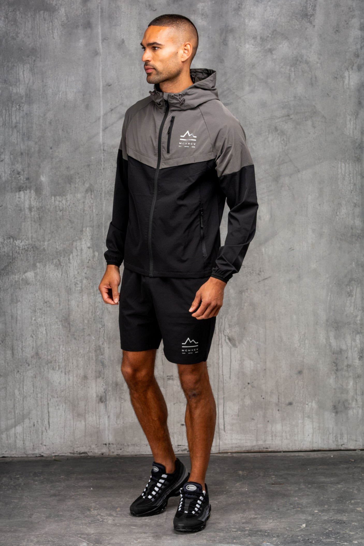 ASCENT SHORTS - BLACK
