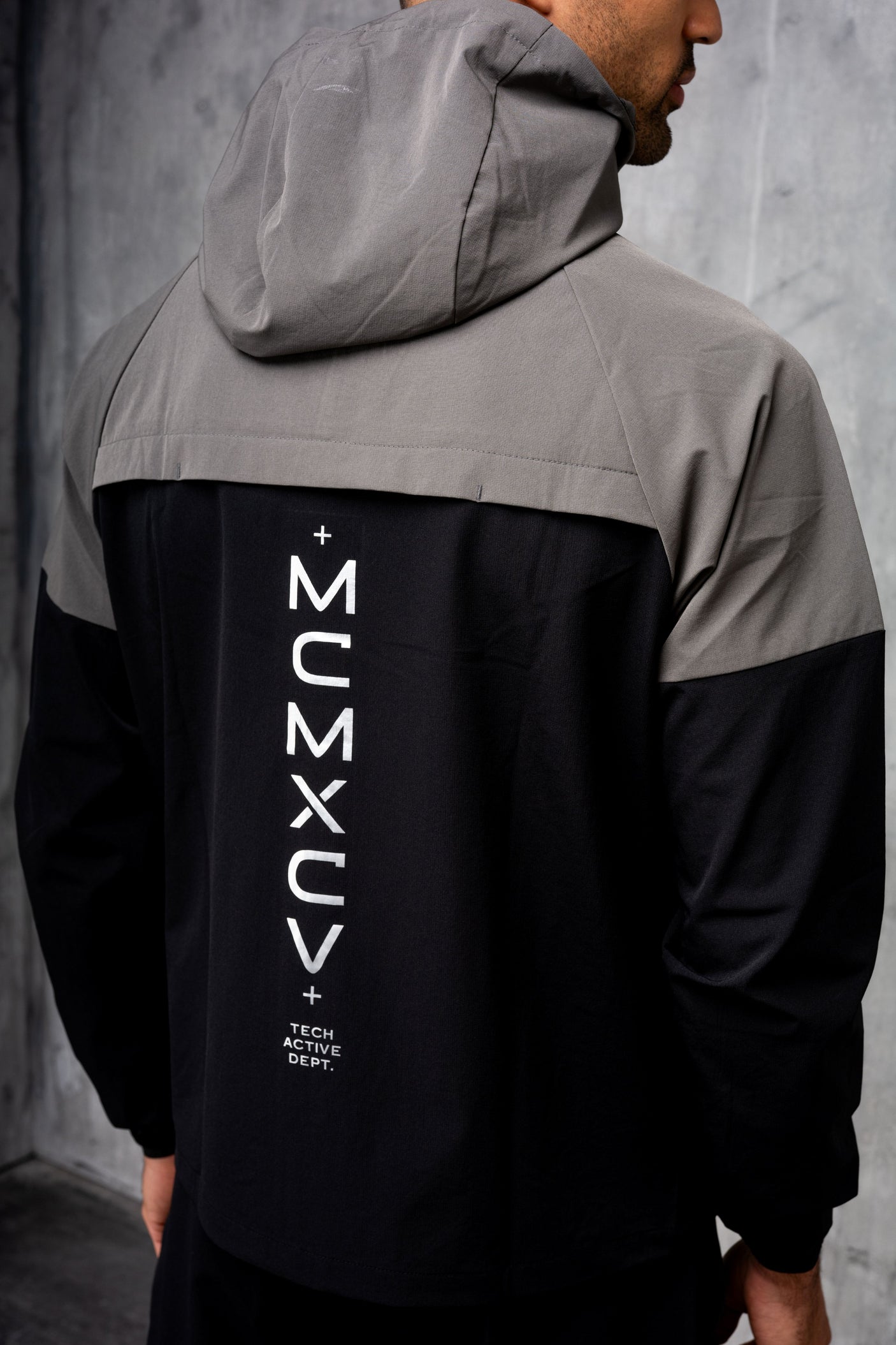 ASCENT WINDBREAKER JACKET - CHARCOAL/BLACK