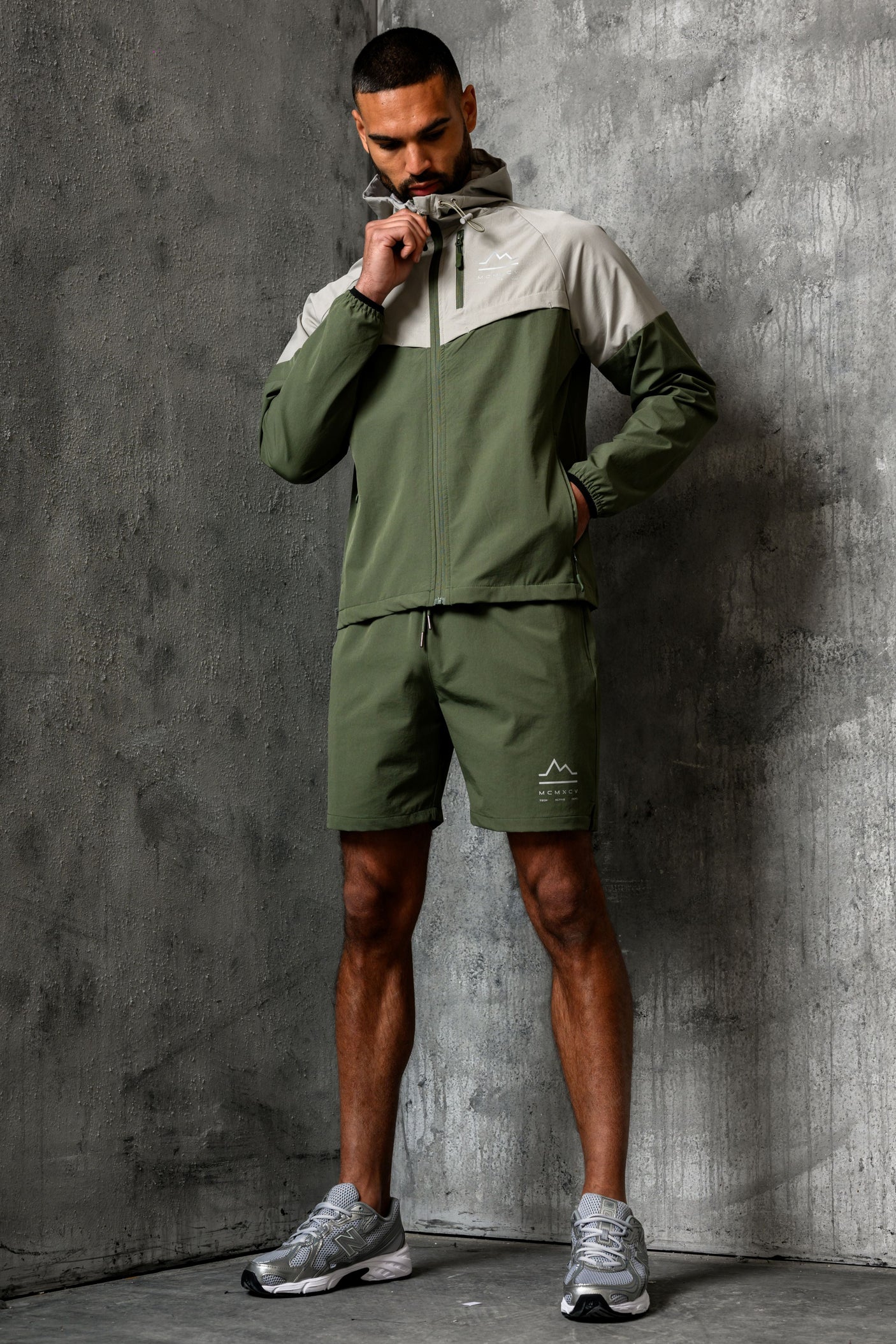 ASCENT WINDBREAKER JACKET - SAGE/STONE