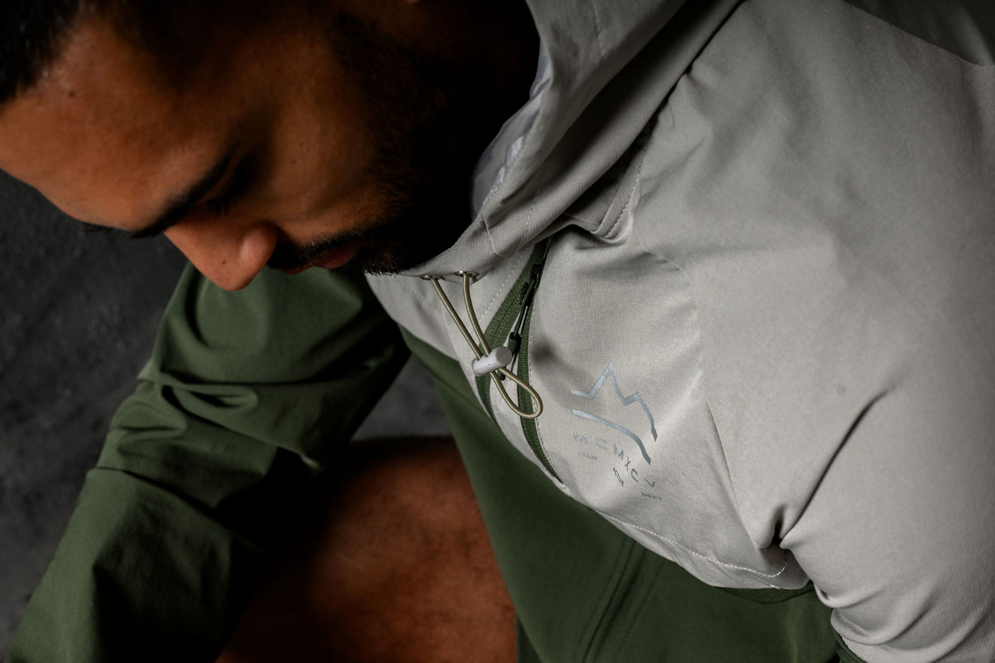 ASCENT WINDBREAKER JACKET - SAGE/STONE