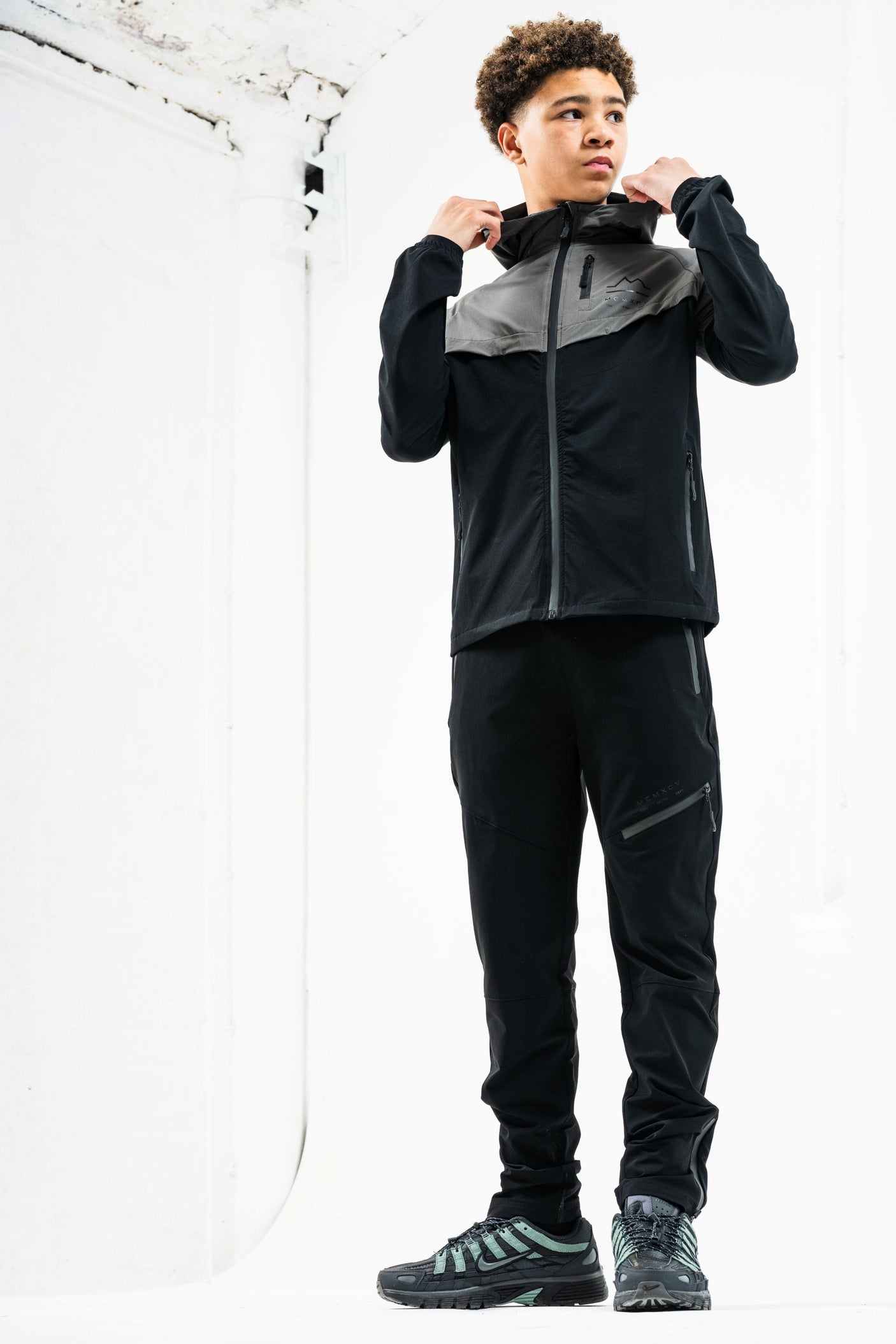 ASCENT JUNIOR TECH TRACKSUIT- CHARCOAL/BLACK