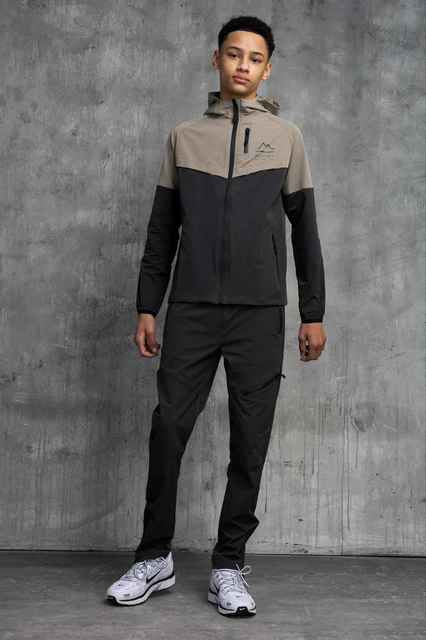 ASCENT JUNIOR TECH TRACKSUIT- GREY/DARK CHARCOAL