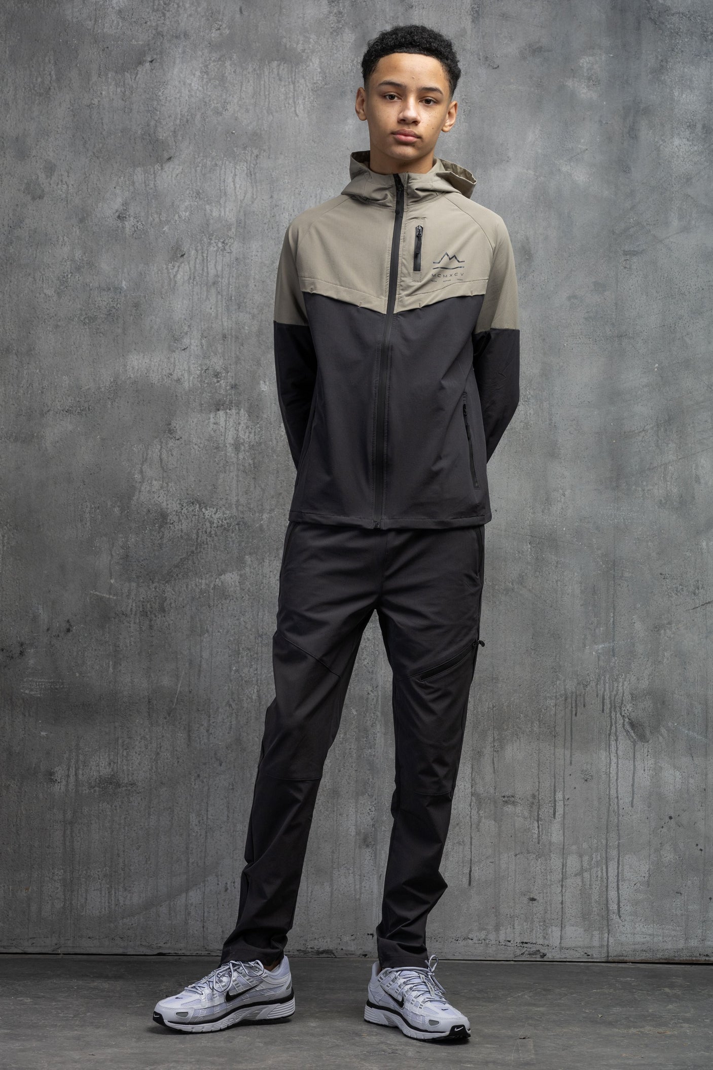 ASCENT JUNIOR TECH TRACKSUIT- GREY/DARK CHARCOAL