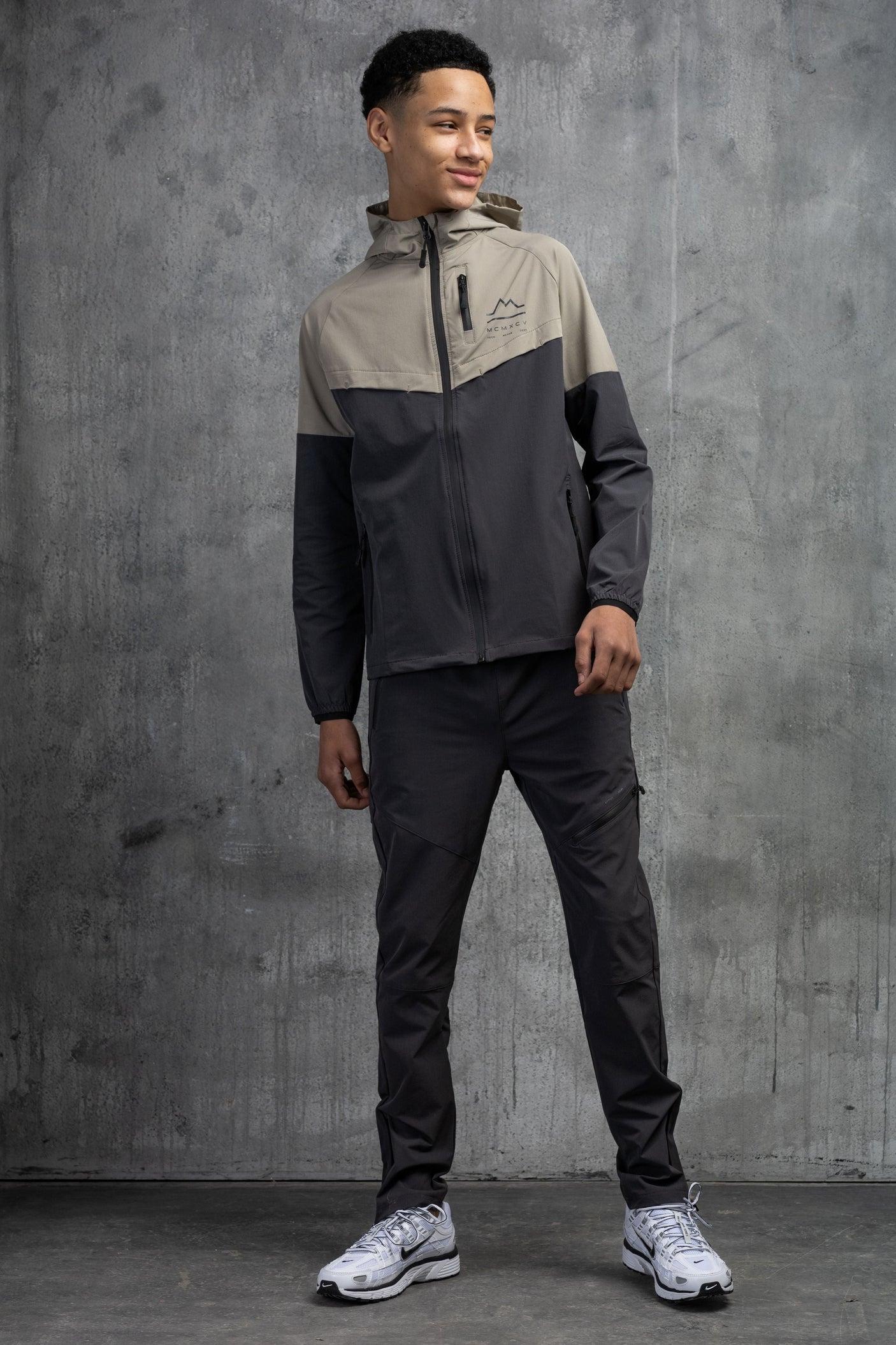 ASCENT JUNIOR TECH TRACKSUIT- GREY/DARK CHARCOAL