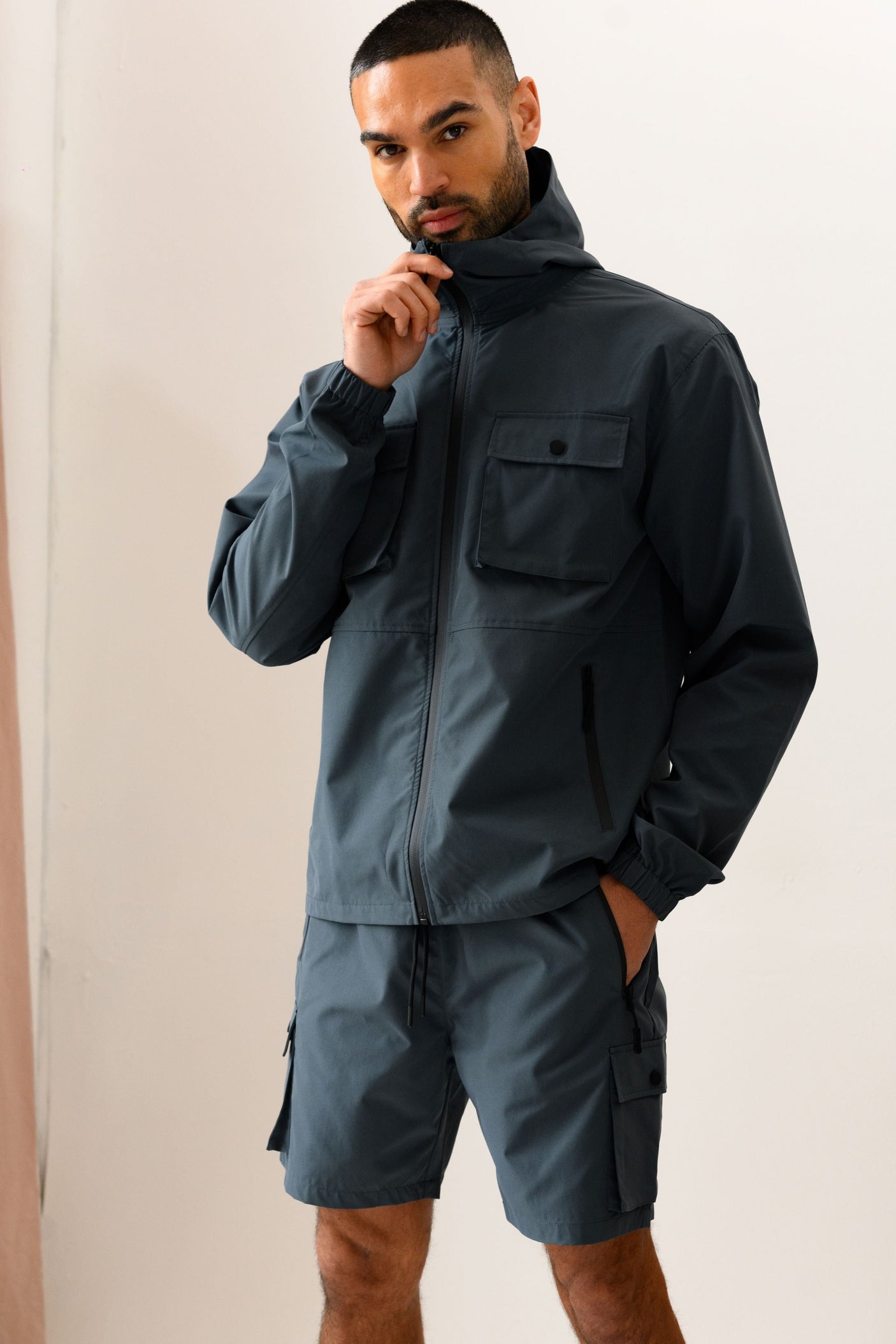 AVENTUS SHORTS - CHARCOAL