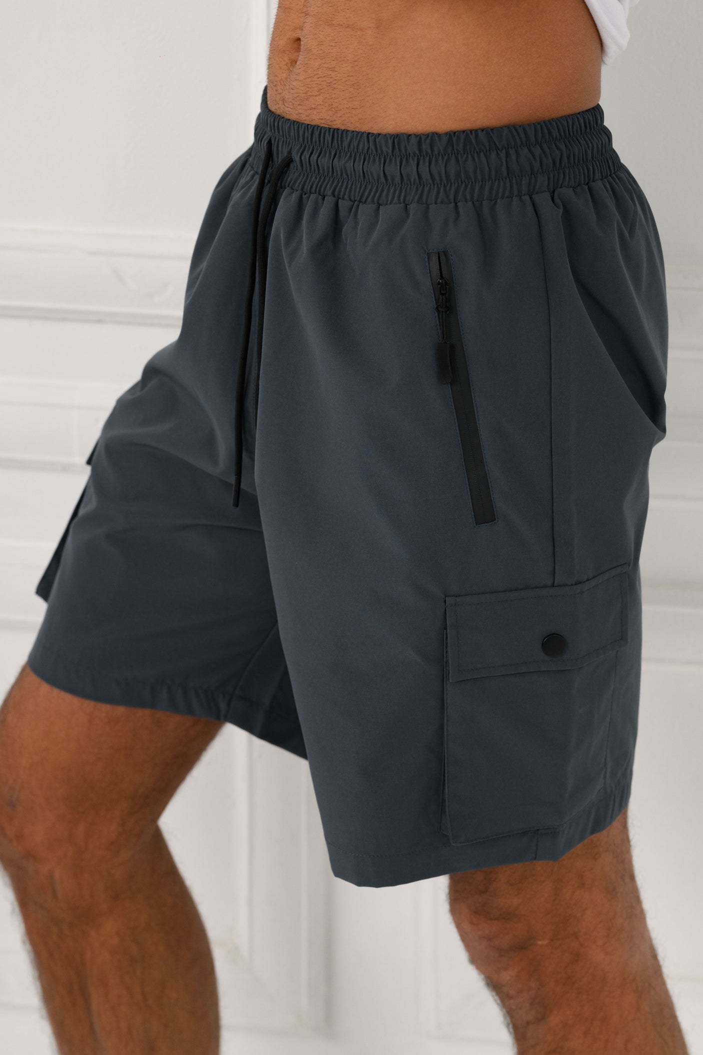 AVENTUS SHORTS - CHARCOAL