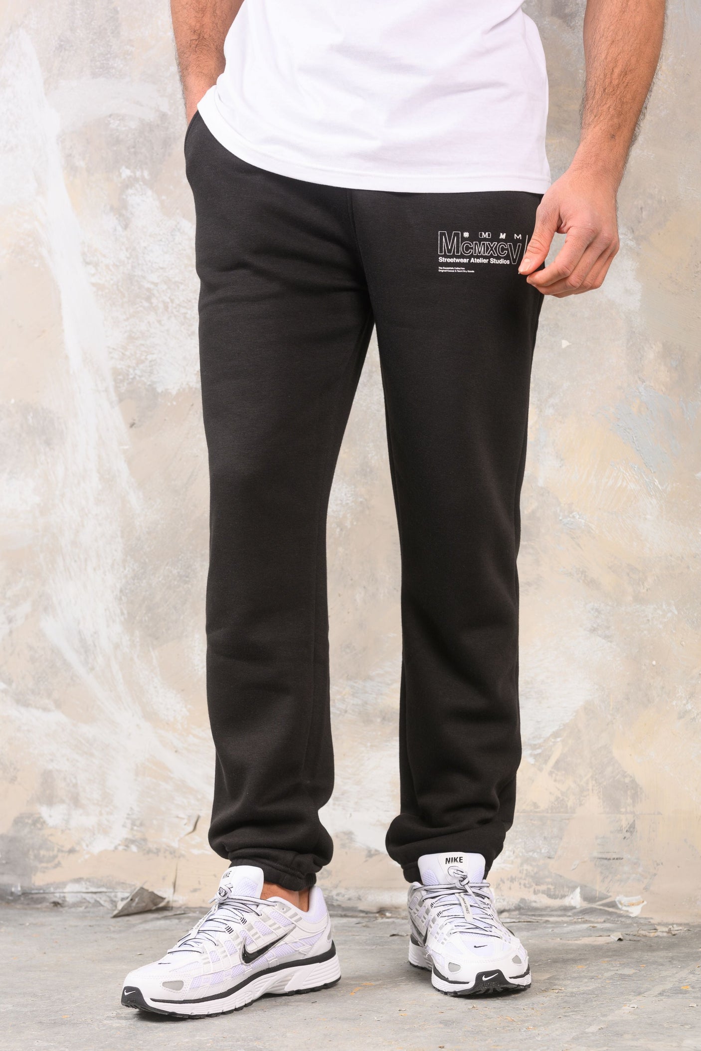 COBRA CUFFED JOGGERS - BLACK