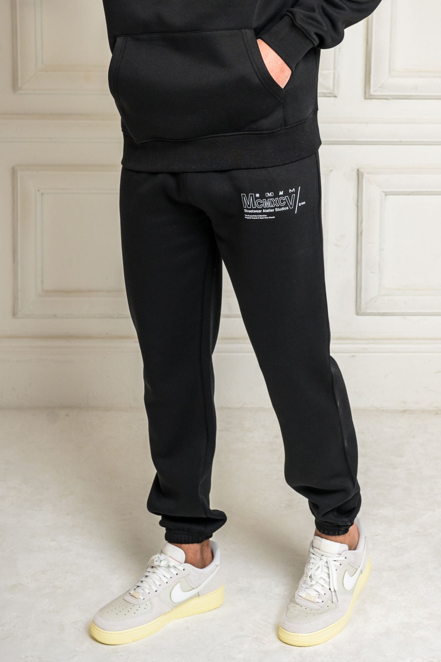 COBRA JOGGERS - BLACK