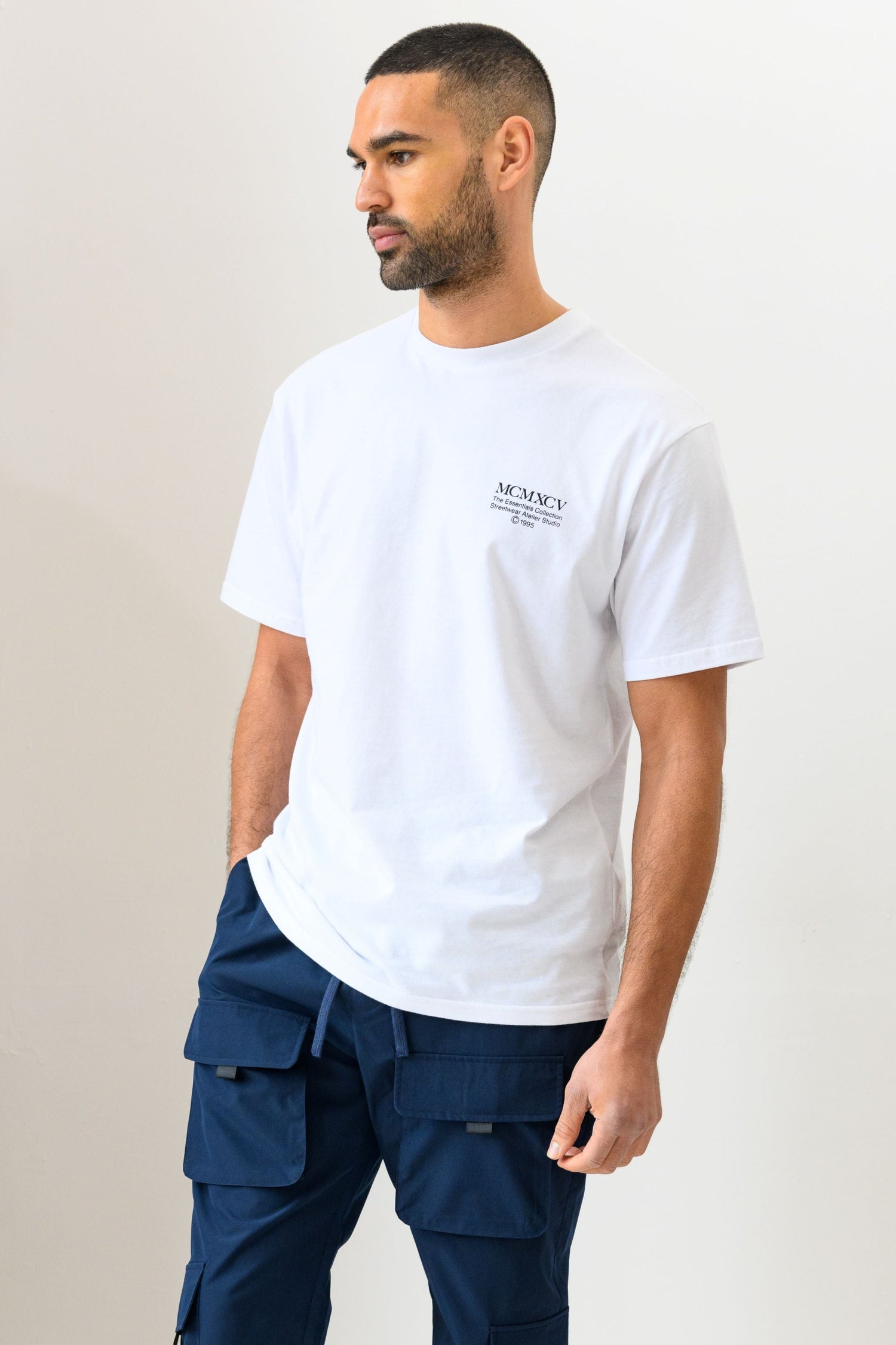 ESSENTIAL T-SHIRT - WHITE