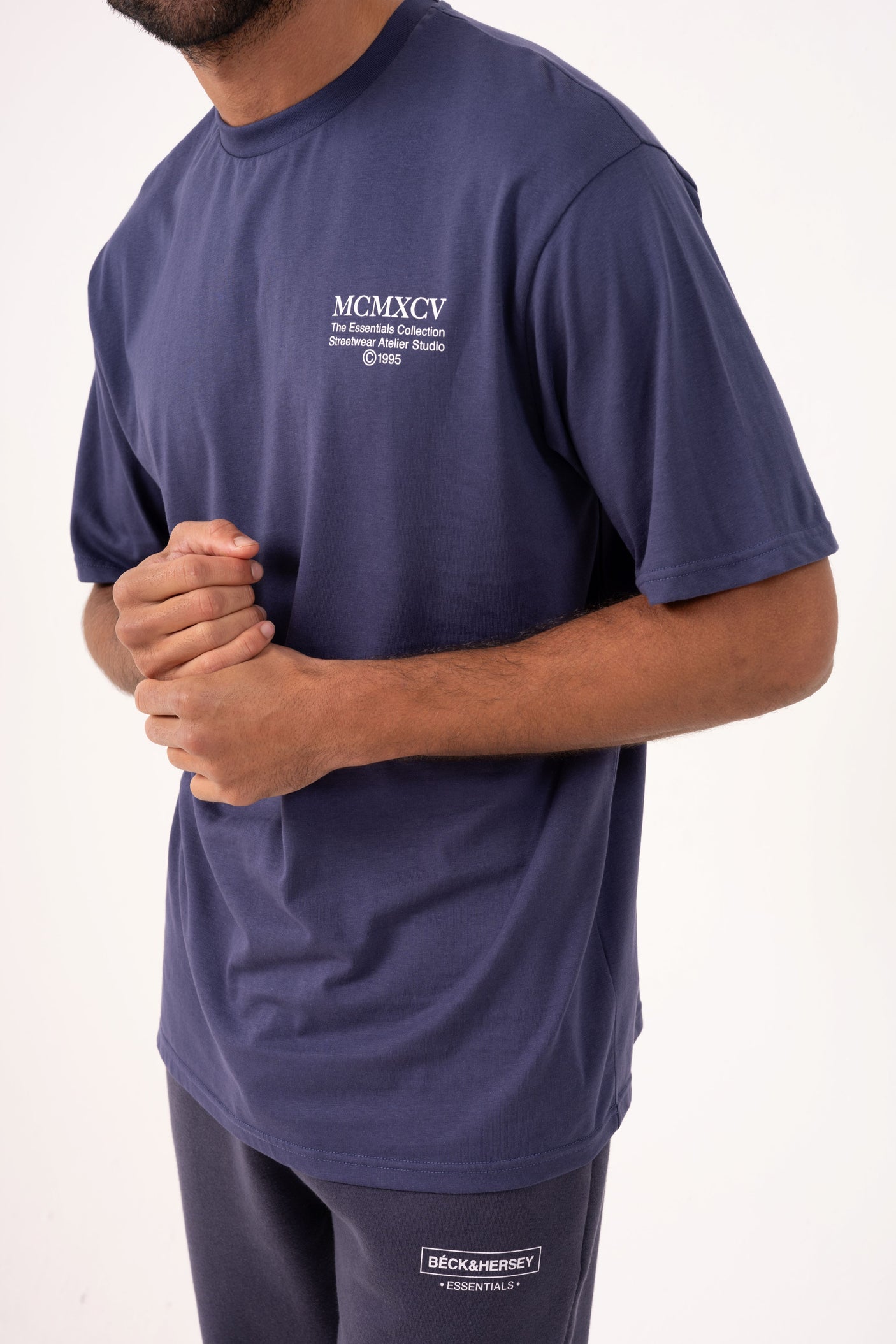 ESSENTIAL T-SHIRT - NAVY