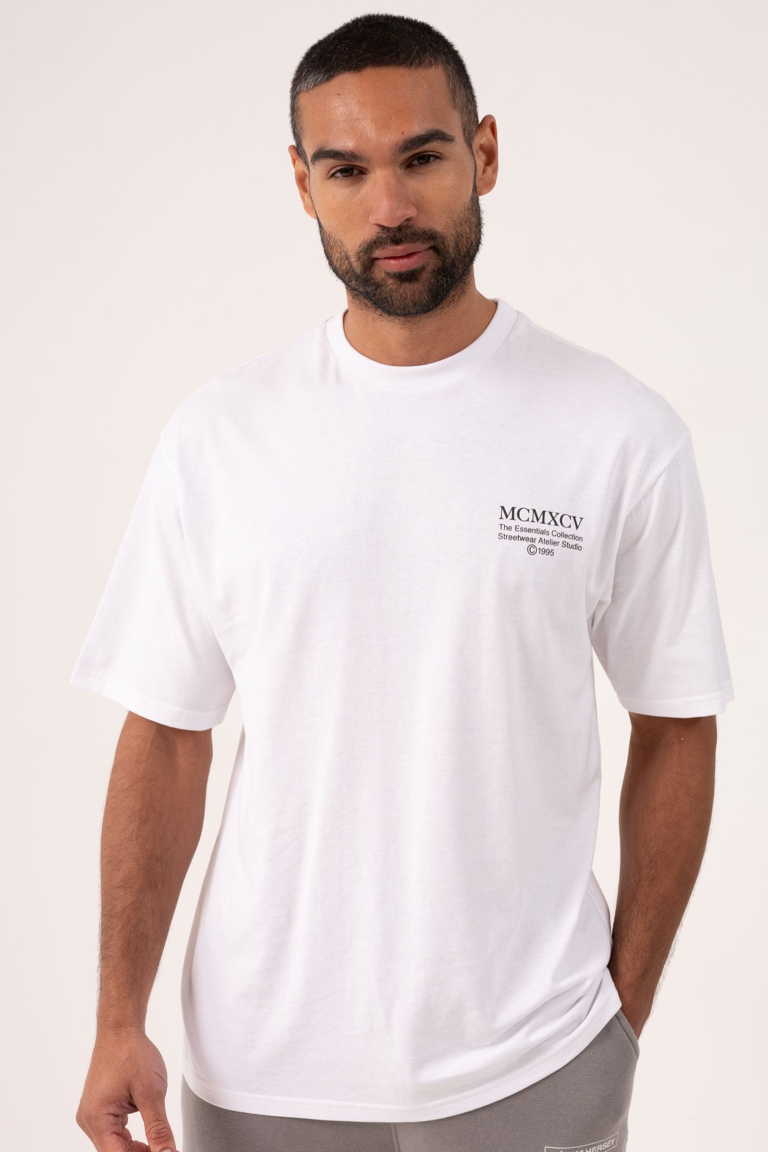 ESSENTIAL T-SHIRT - WHITE