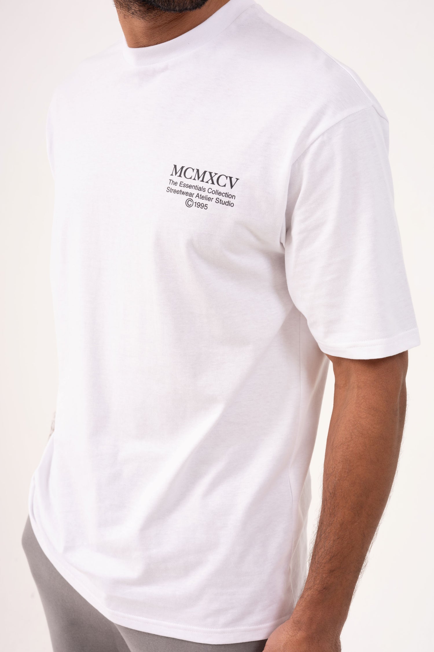 ESSENTIAL T-SHIRT - WHITE