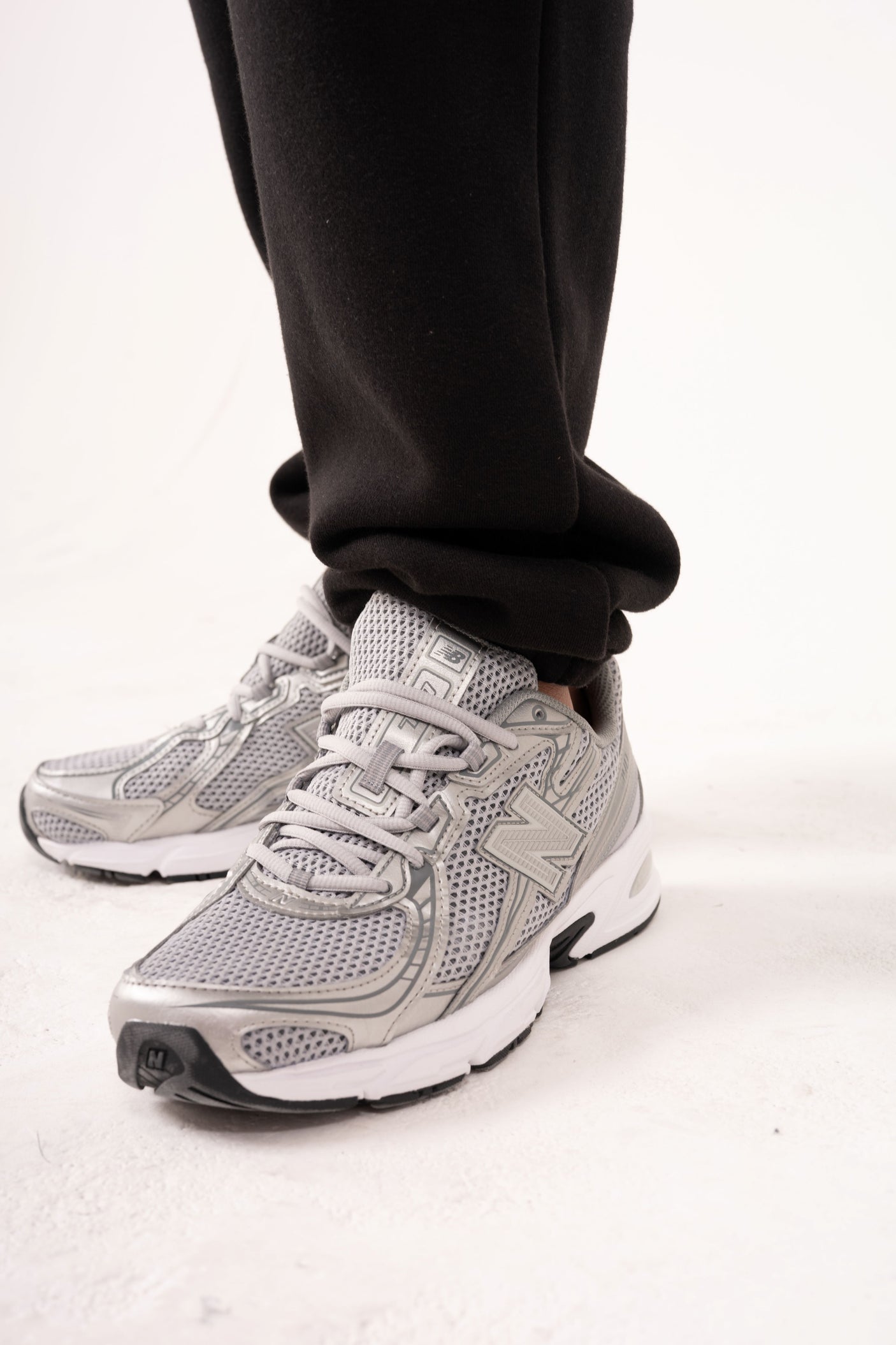 ESSENTIAL JOGGERS - BLACK