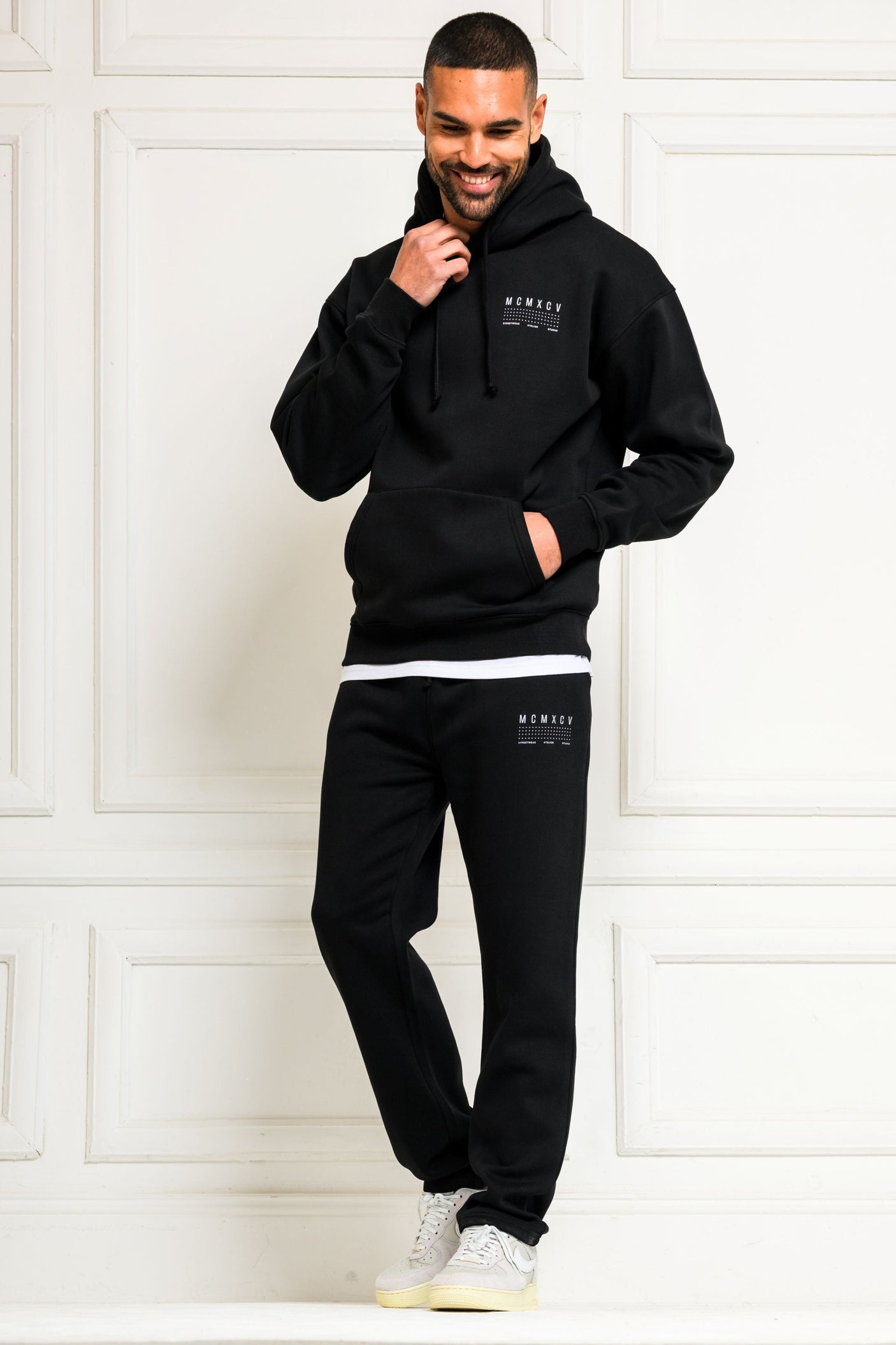 FENTON STRAIGHT LEG JOGGERS - BLACK