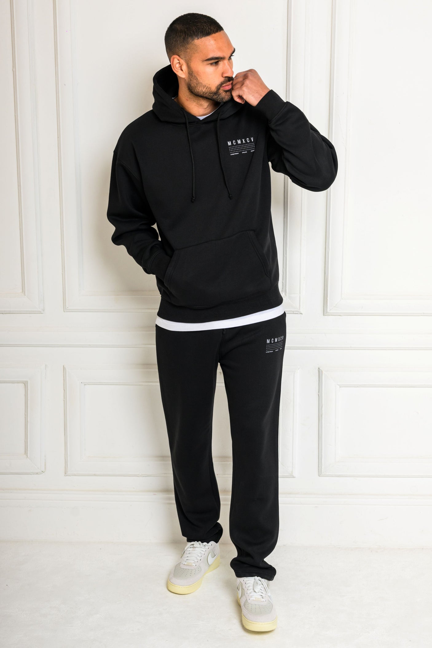 FENTON STRAIGHT LEG JOGGERS - BLACK