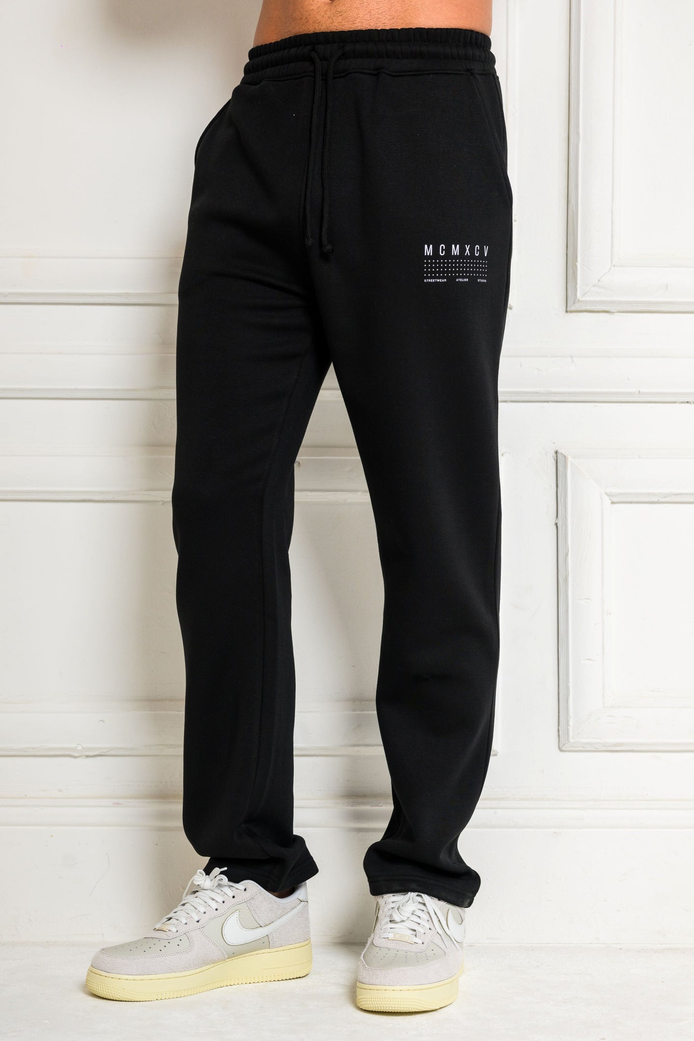 FENTON STRAIGHT LEG JOGGERS - BLACK