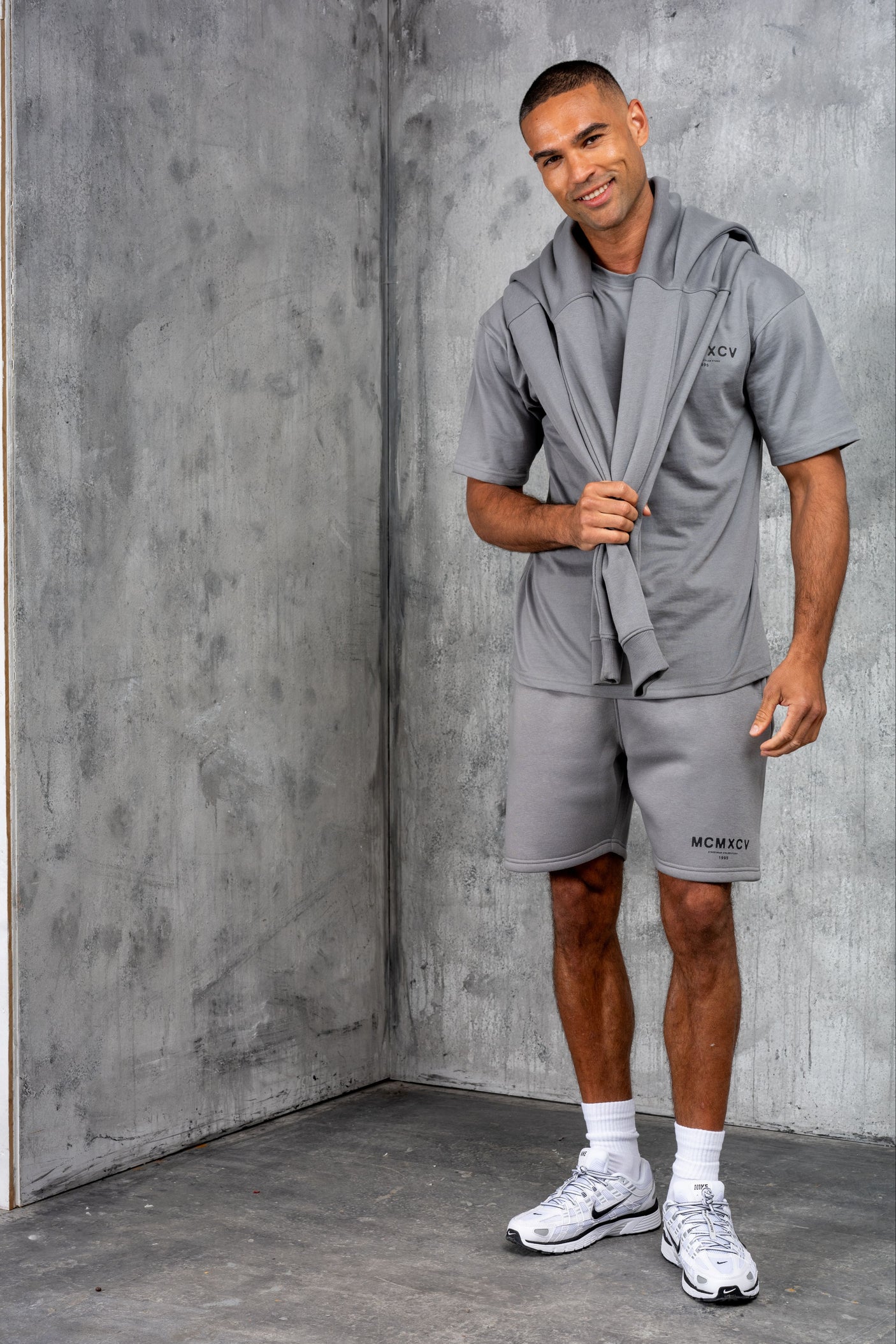 GAMBIT SHORT - LAVA GREY