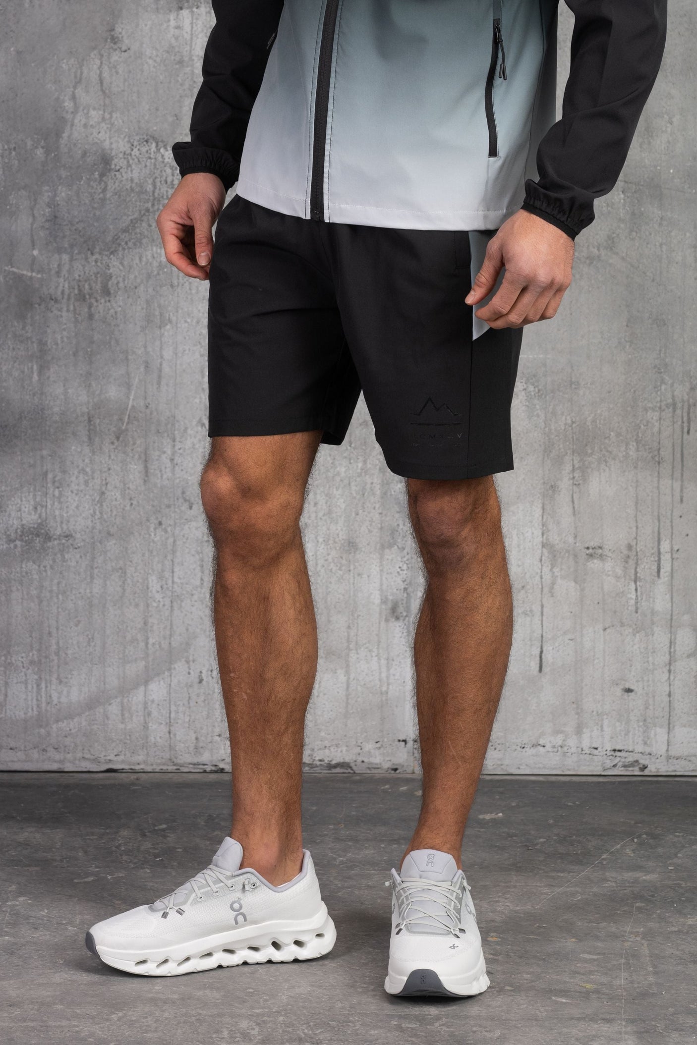 SURGE TECH SHORT - SILVER/BLACK