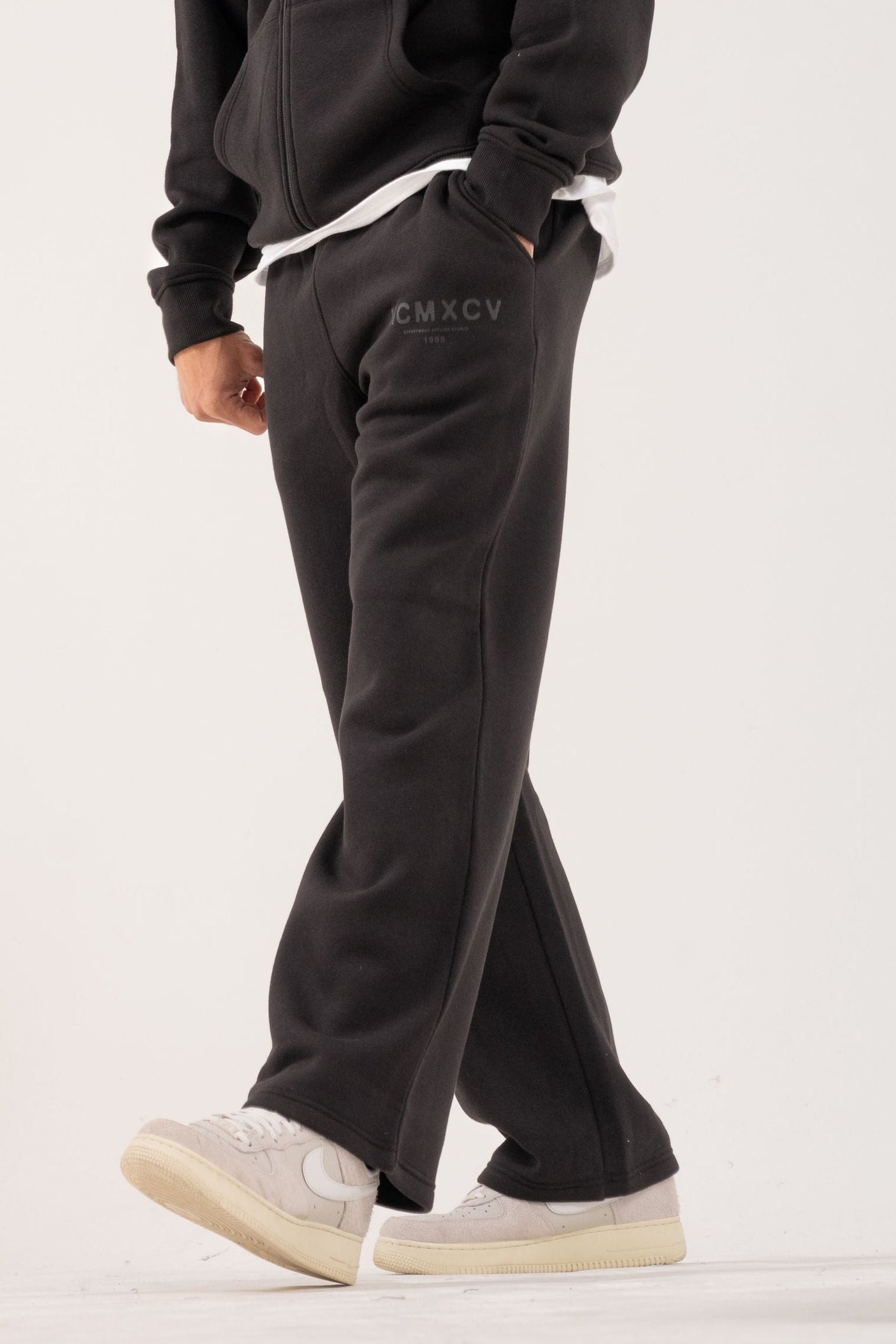ZEUS JOGGER - BLACK