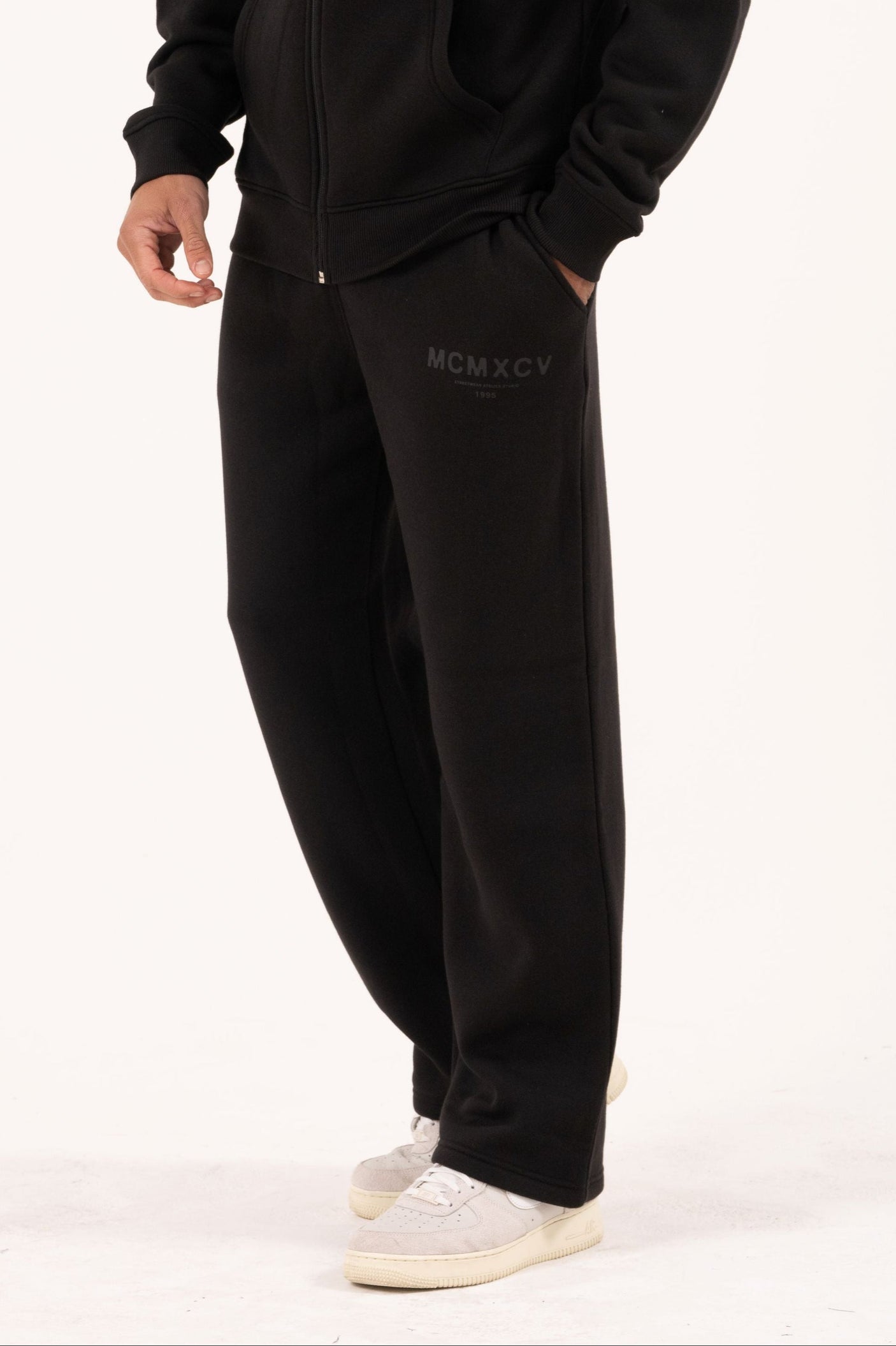 ZEUS JOGGER - BLACK