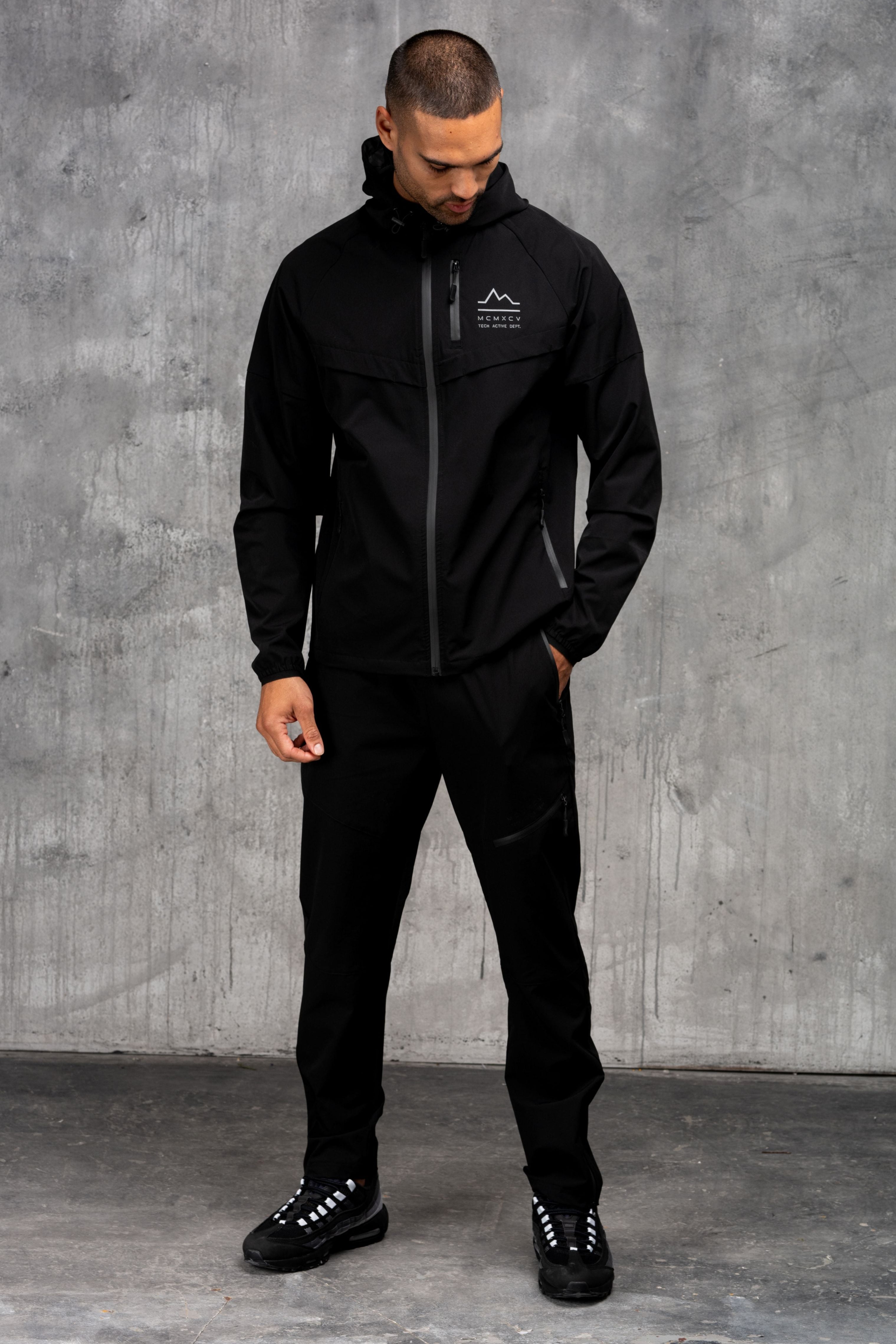 ASCENT V2 TECH JACKET - BLACK – Beck and Hersey
