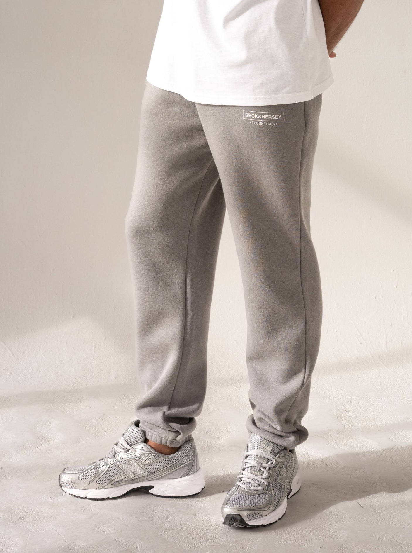 ESSENTIAL JOGGERS - LAVA