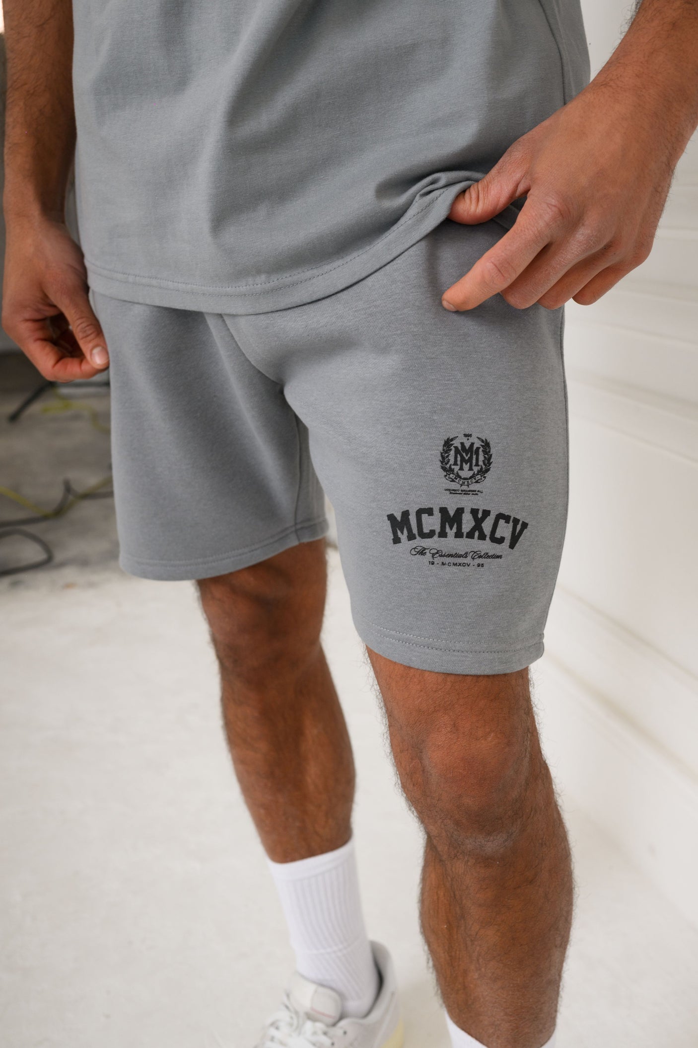 VERTEX SHORT - LAVA GREY