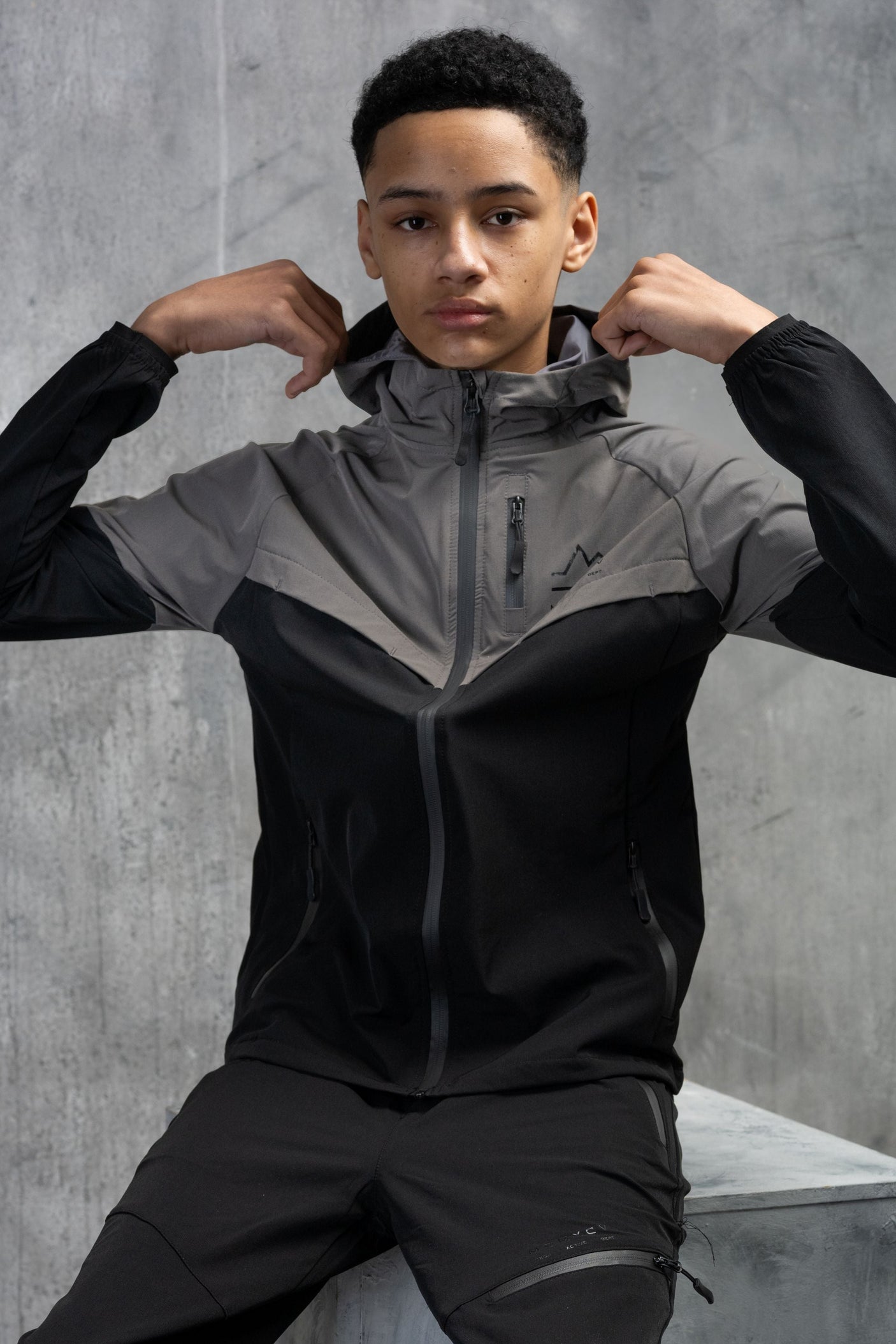 ASCENT JUNIOR TECH TRACKSUIT- CHARCOAL/BLACK