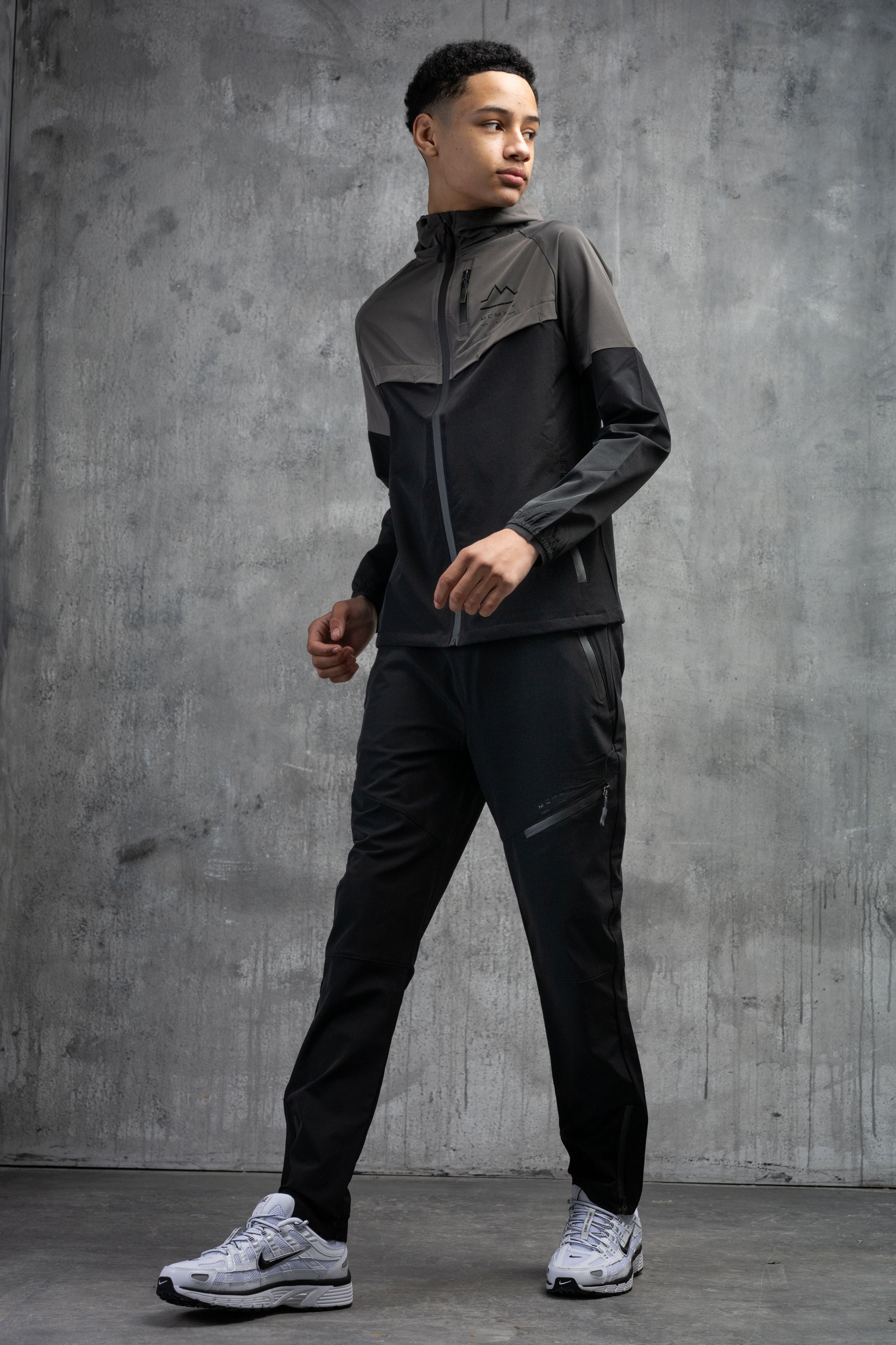 ASCENT JUNIOR TECH TRACKSUIT- CHARCOAL/BLACK – Beck and Hersey