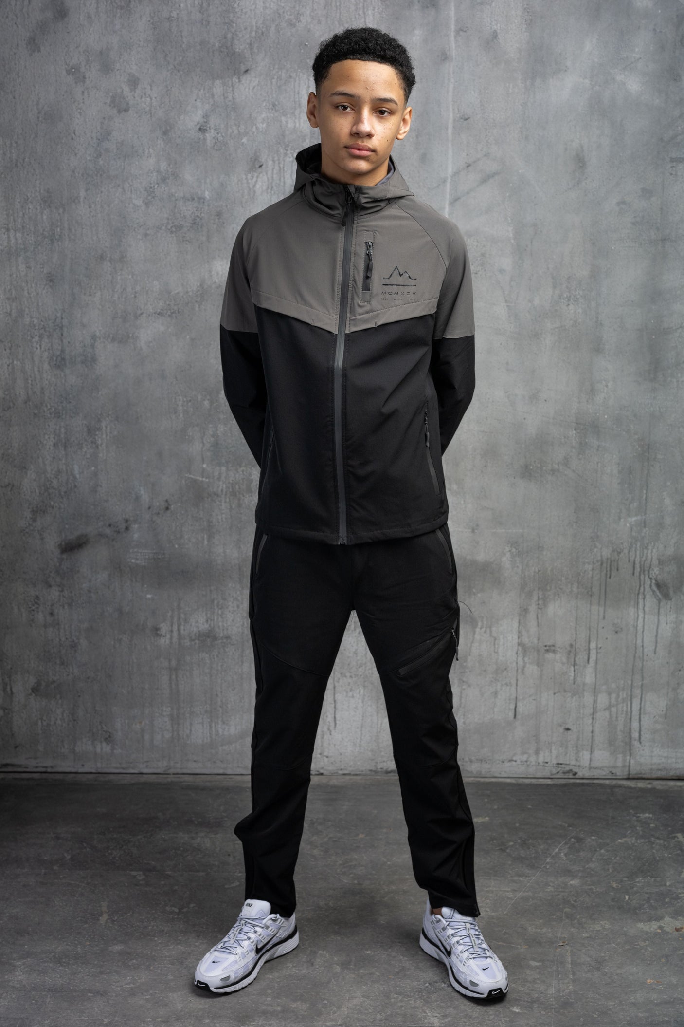 ASCENT JUNIOR TECH TRACKSUIT- CHARCOAL/BLACK