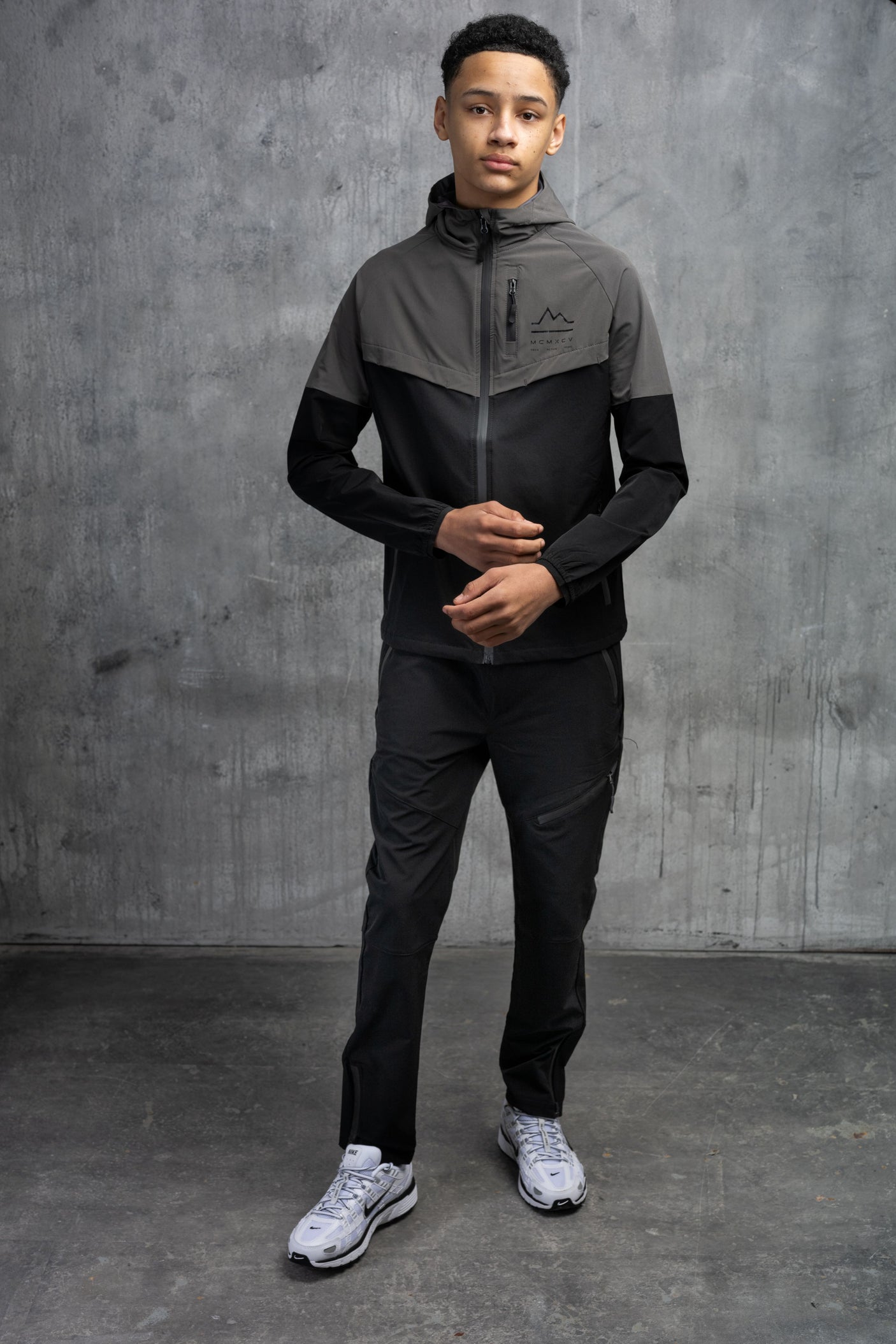 ASCENT JUNIOR TECH TRACKSUIT- CHARCOAL/BLACK