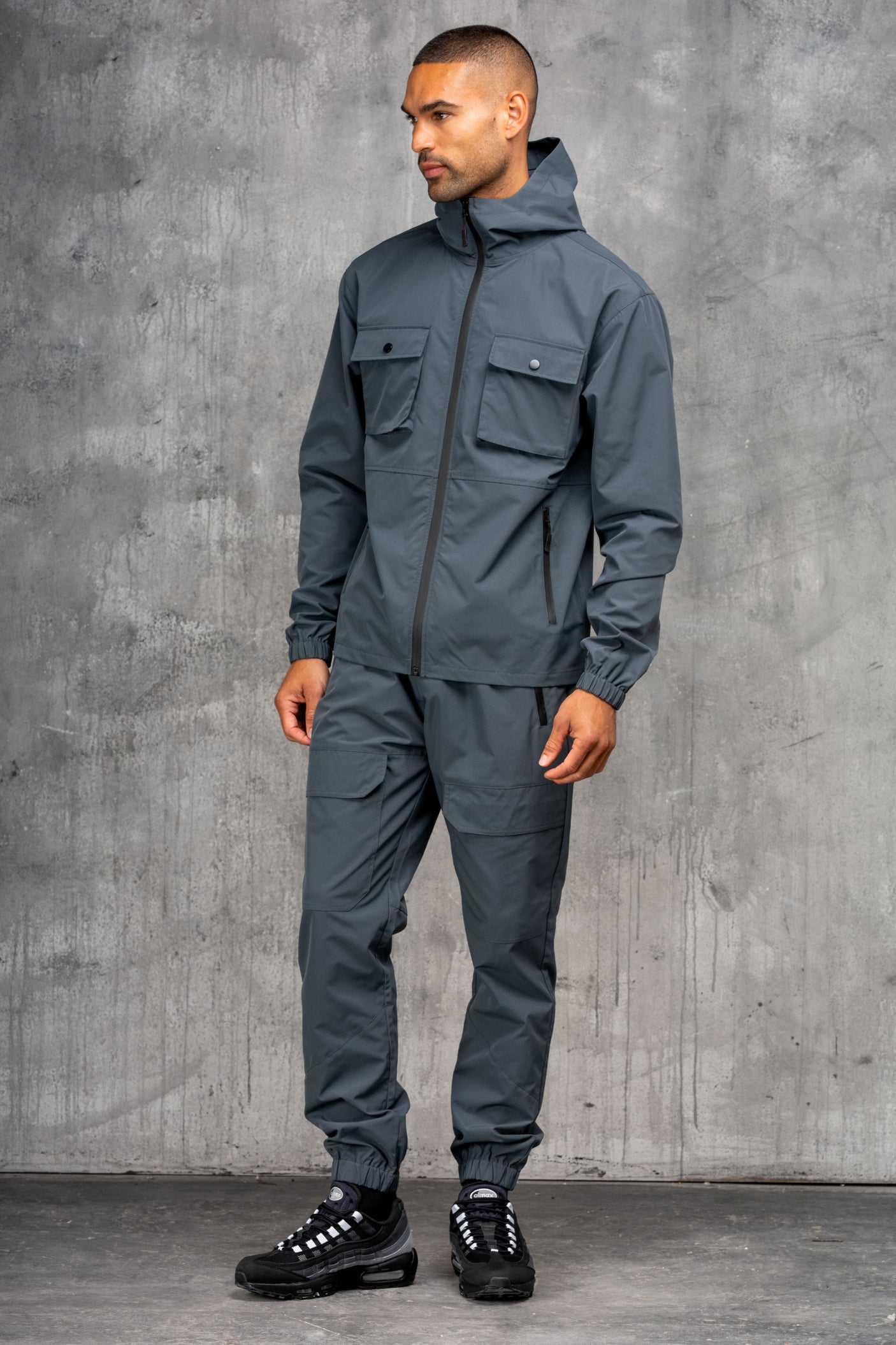 AVENTUS TECH TRACKSUIT - CHARCOAL