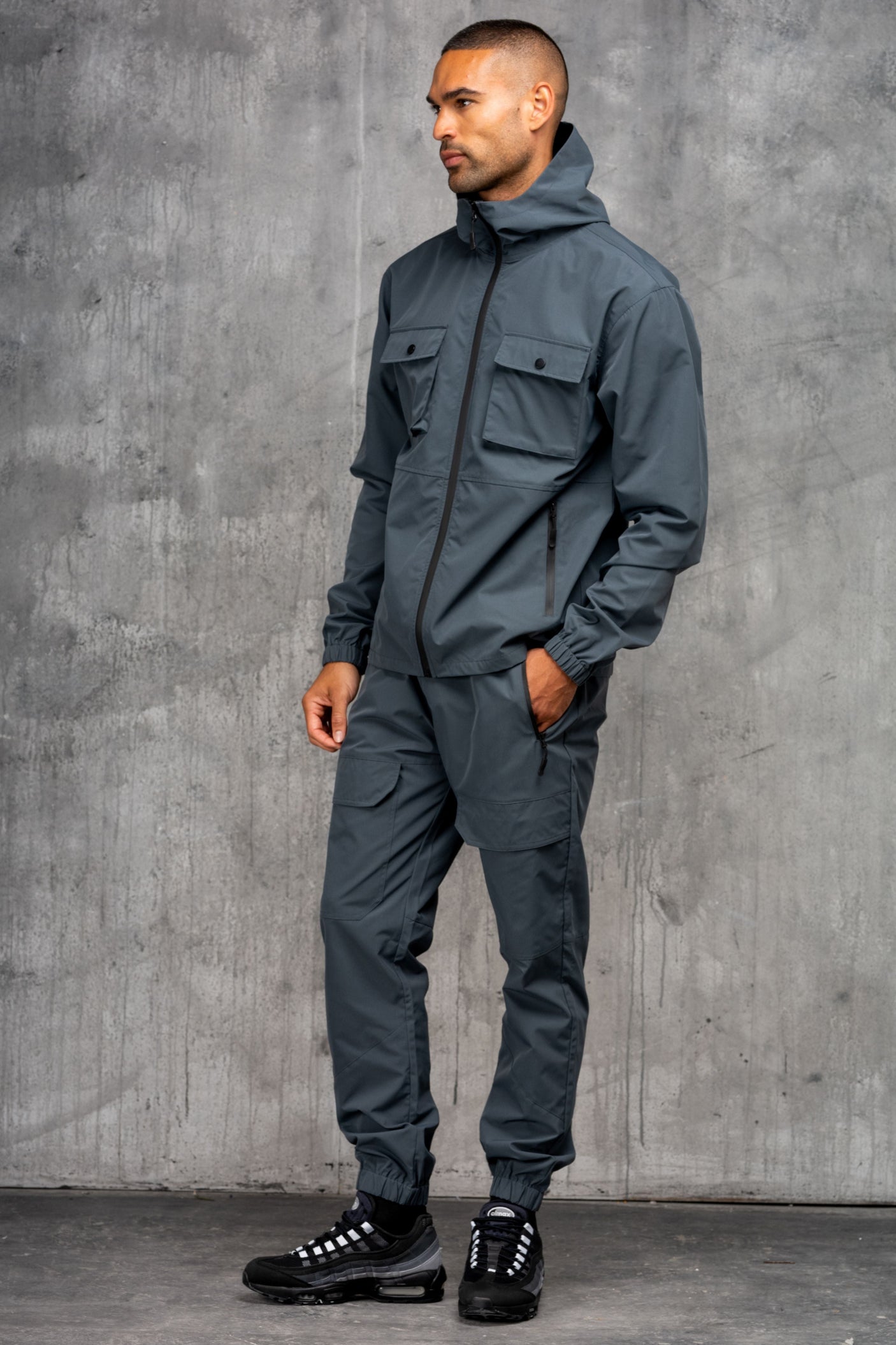 AVENTUS TECH TRACKSUIT - CHARCOAL