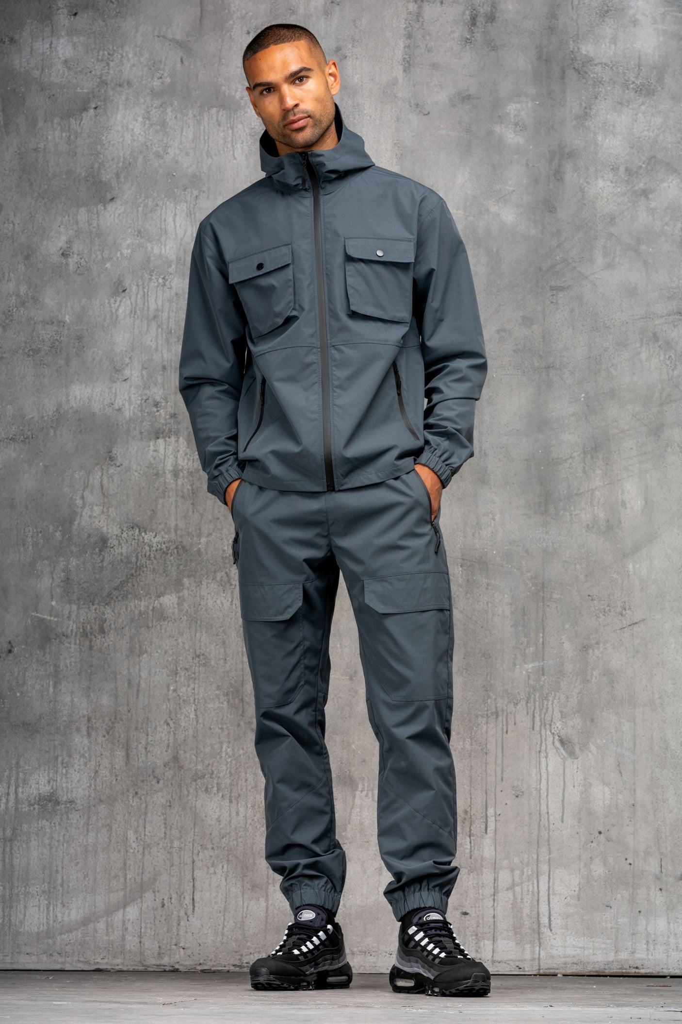 AVENTUS TECH TRACKSUIT - CHARCOAL