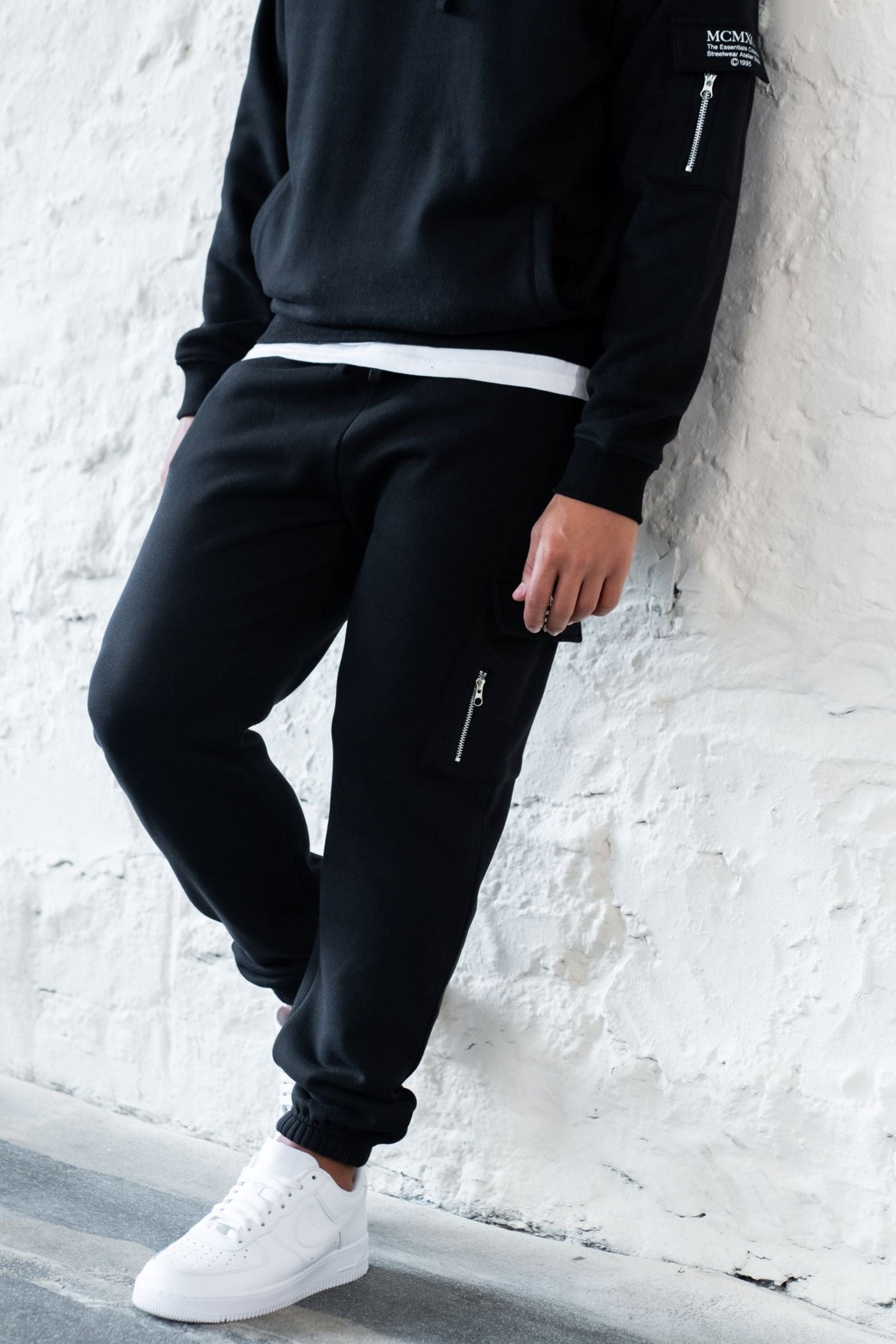BOURNE JOGGERS - BLACK