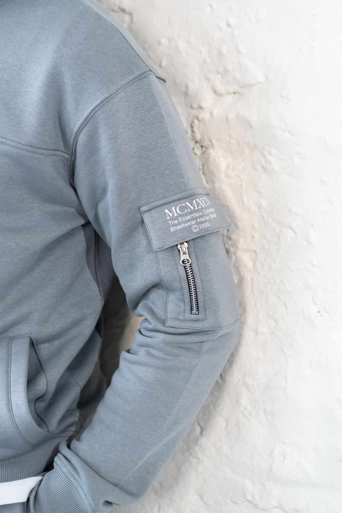 BOURNE HOODIE - LAVA GREY