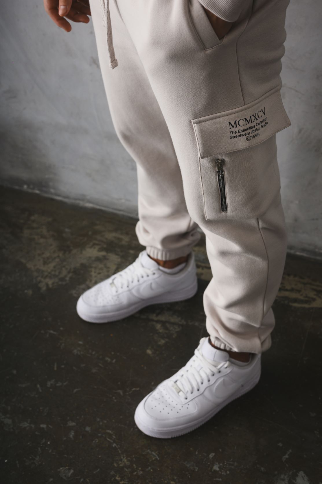 BOURNE JOGGERS - OFF WHITE