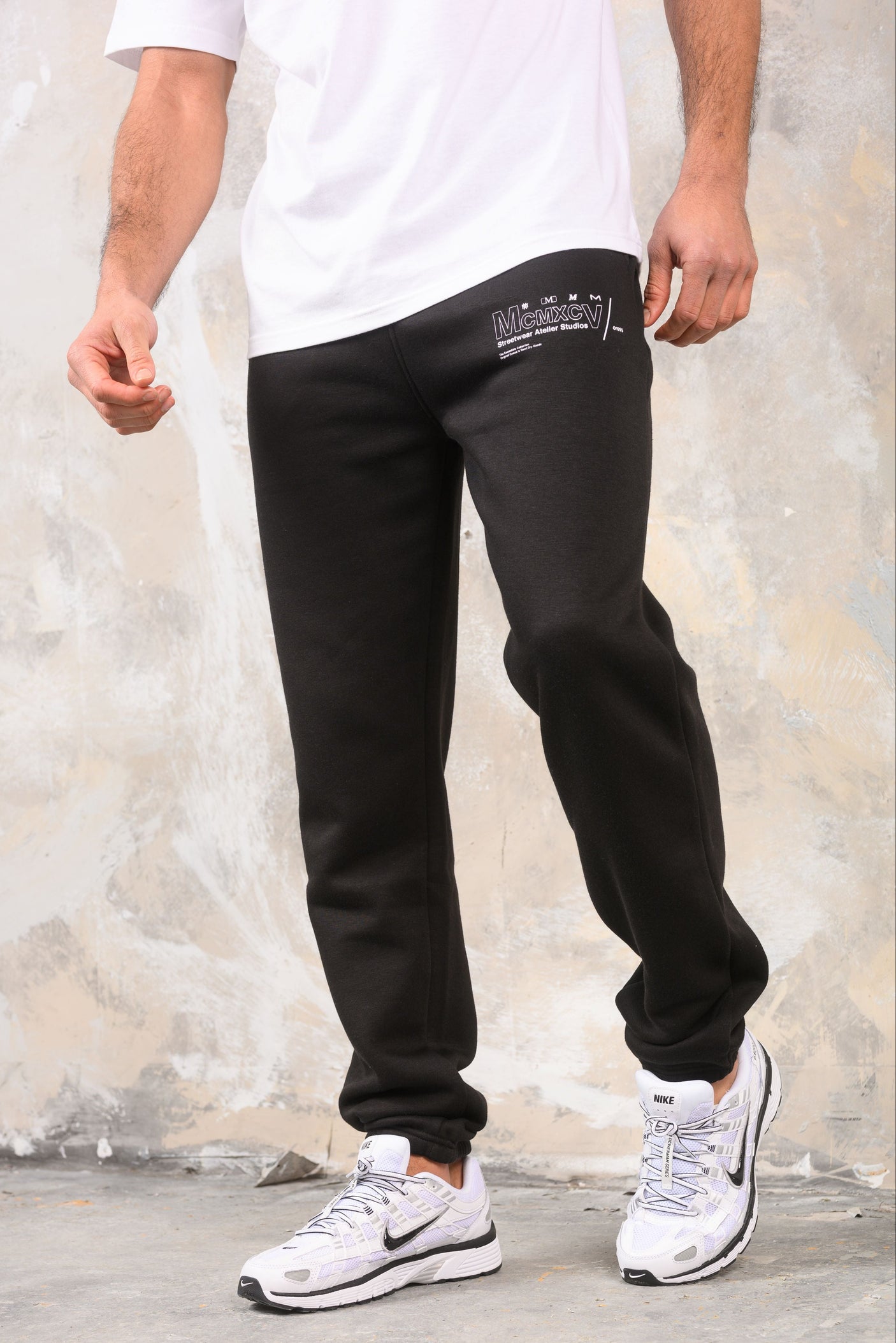 COBRA CUFFED JOGGERS - BLACK