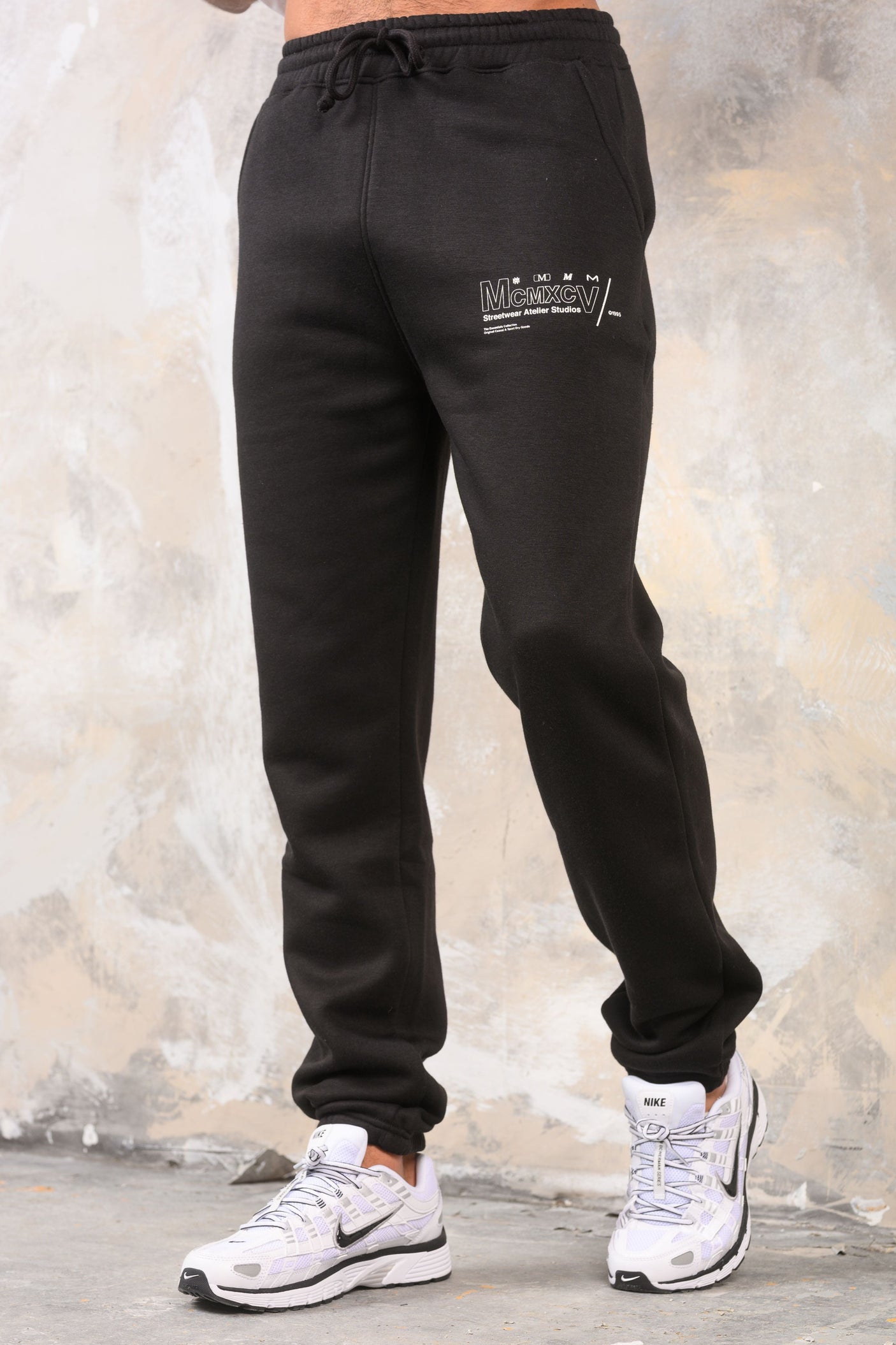 COBRA CUFFED JOGGERS - BLACK