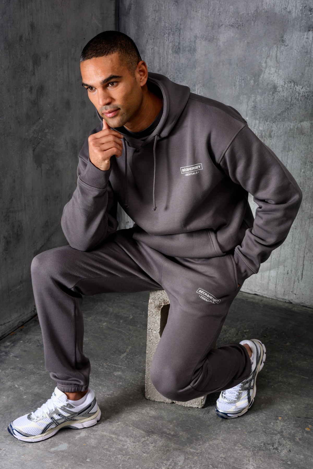 ESSENTIALS HOODY TEE & JOGGER SET - CHARCOAL