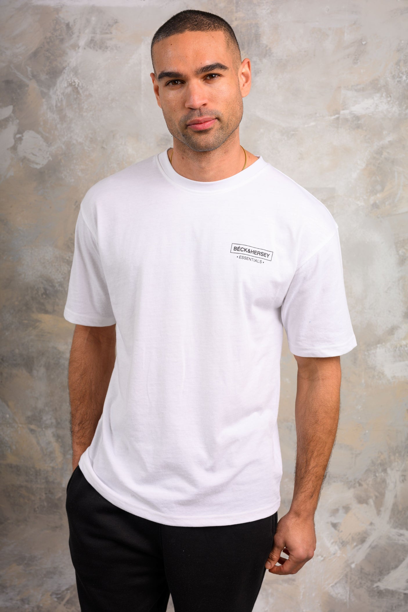 ESSENTIALS T-SHIRT - WHITE