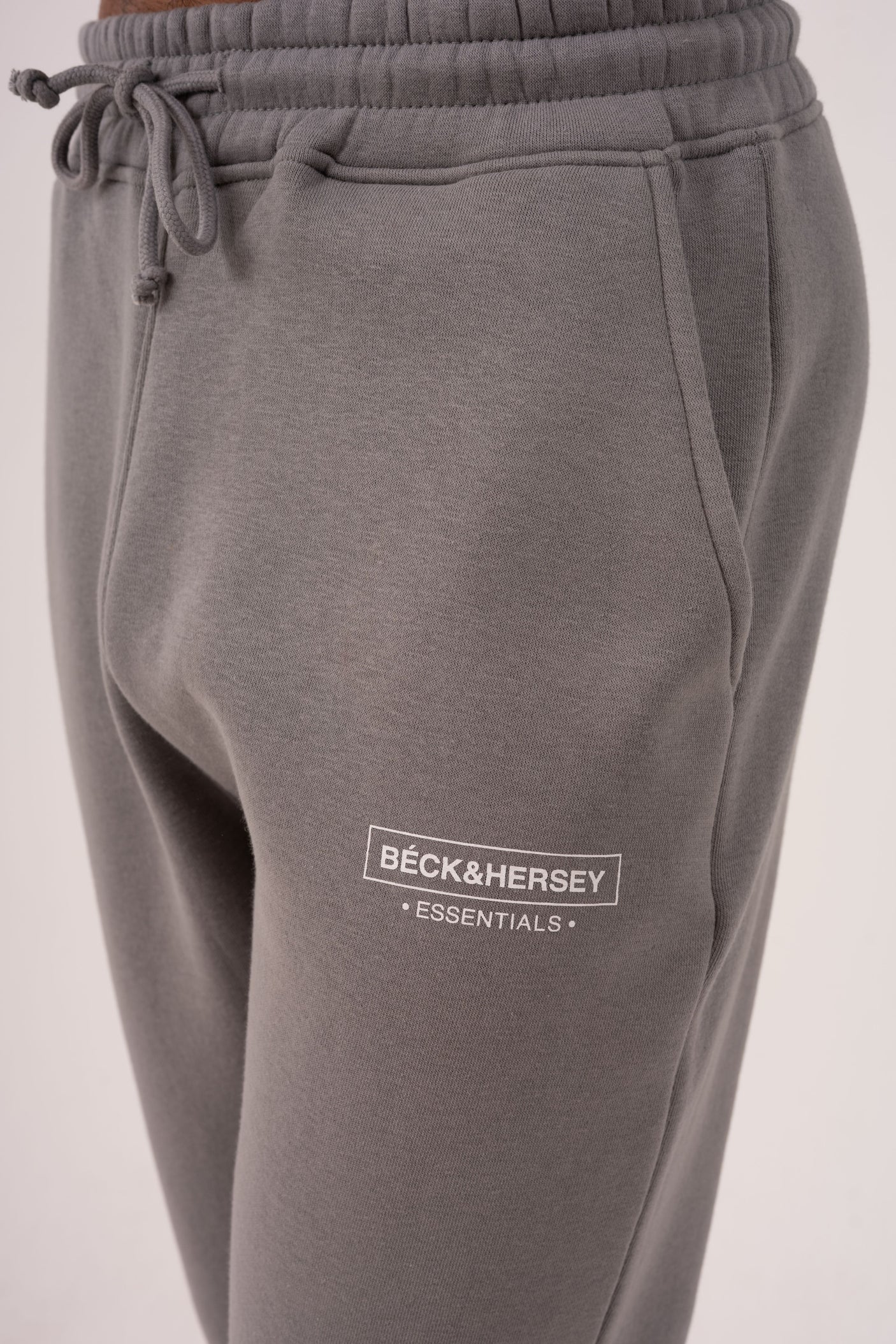 ESSENTIAL JOGGERS - LAVA