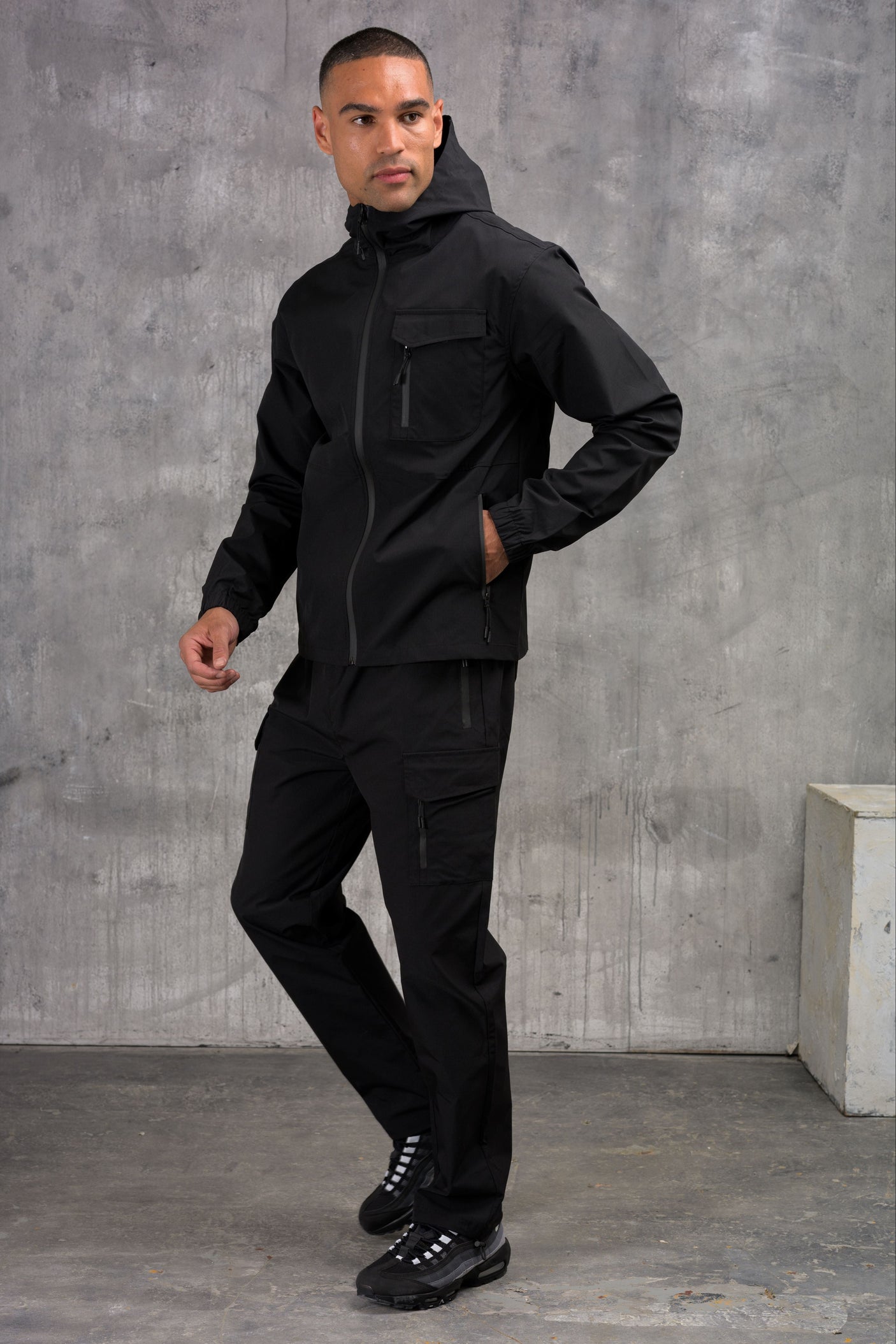 FALCON JACKET & OPEN PANT - BLACK
