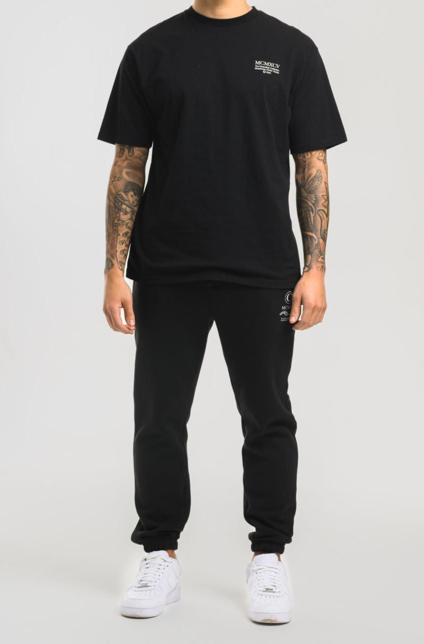 ESSENTIAL T-SHIRT - BLACK